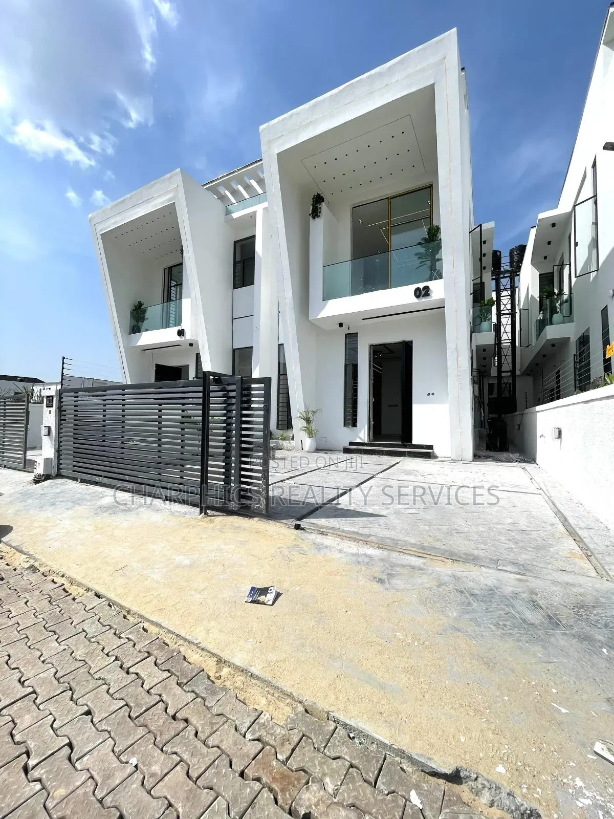 4bdrm Duplex in Ikota for sale