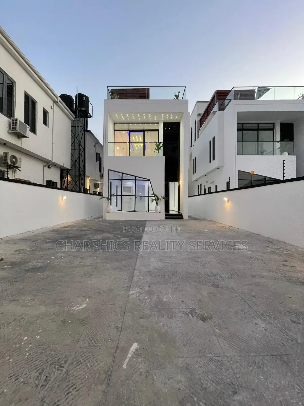 5bdrm Duplex in Ikate for sale