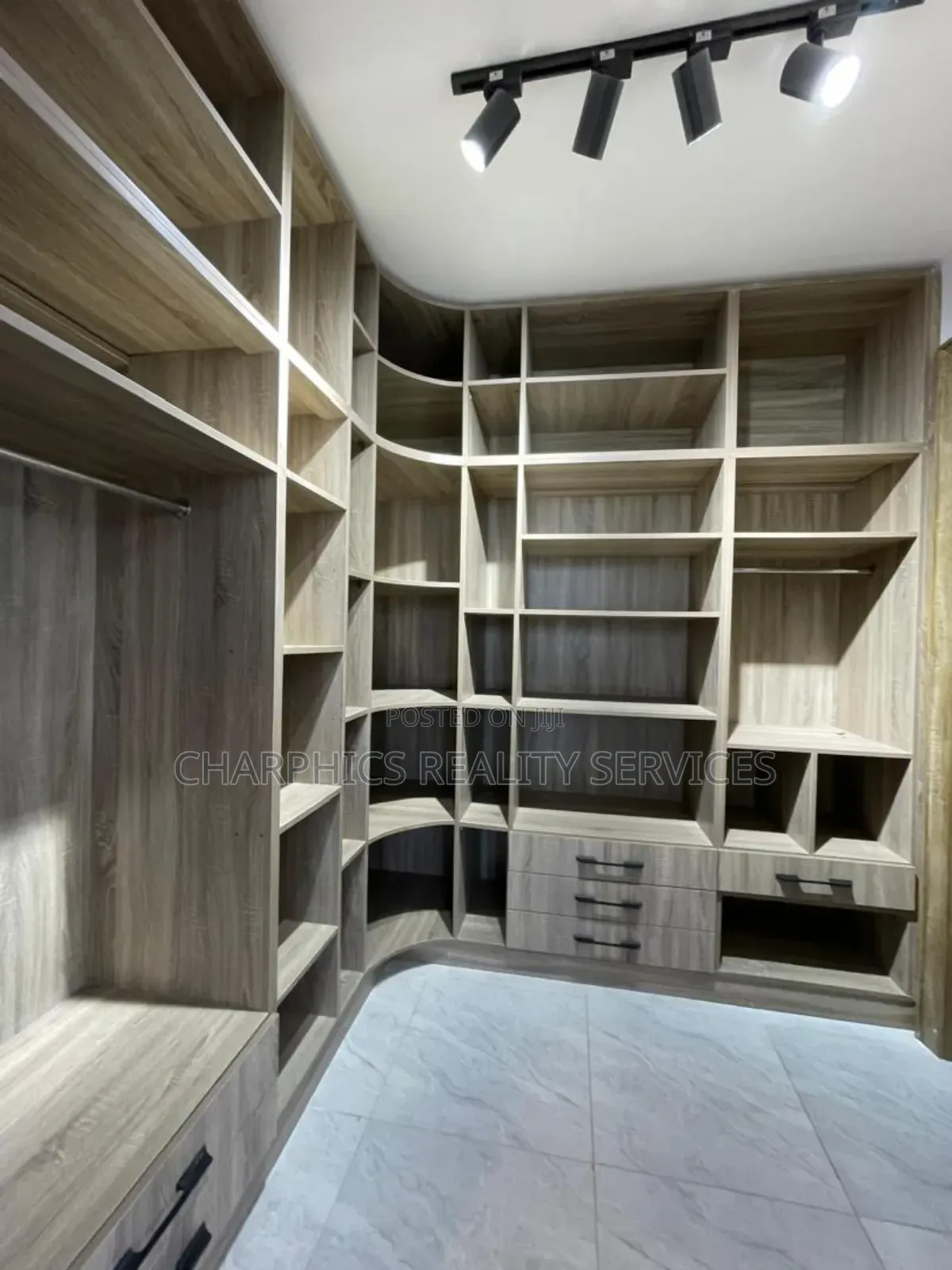 4bdrm Duplex in Osapa london for sale