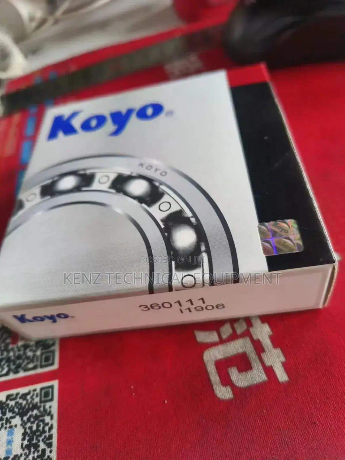 360111 Clutch Moon