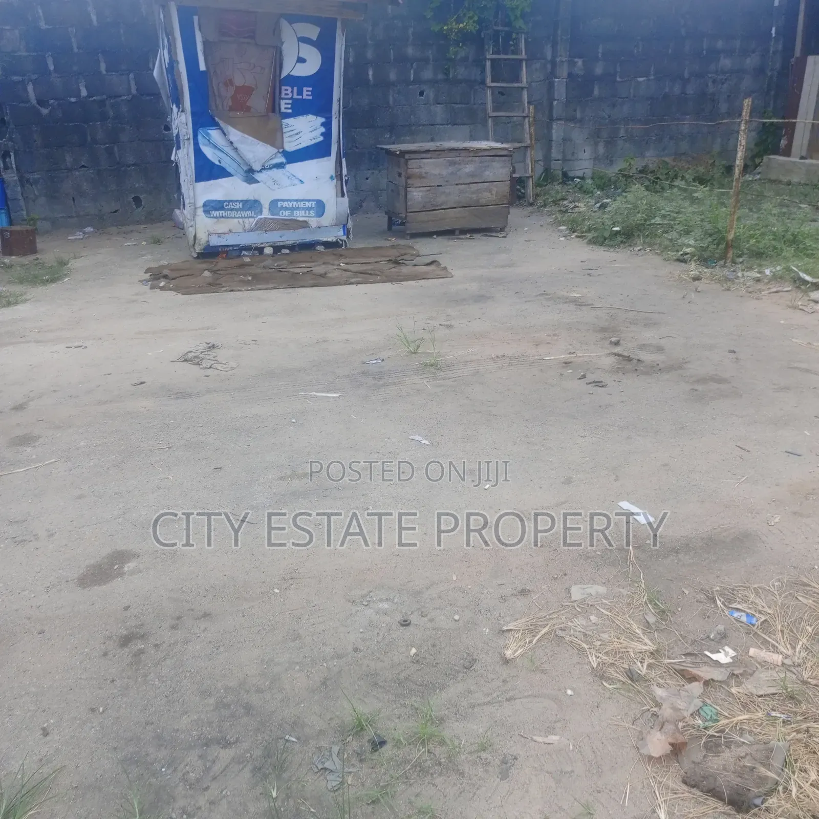 One Plot of Land Fenced Round for Commercial Usage for Lease