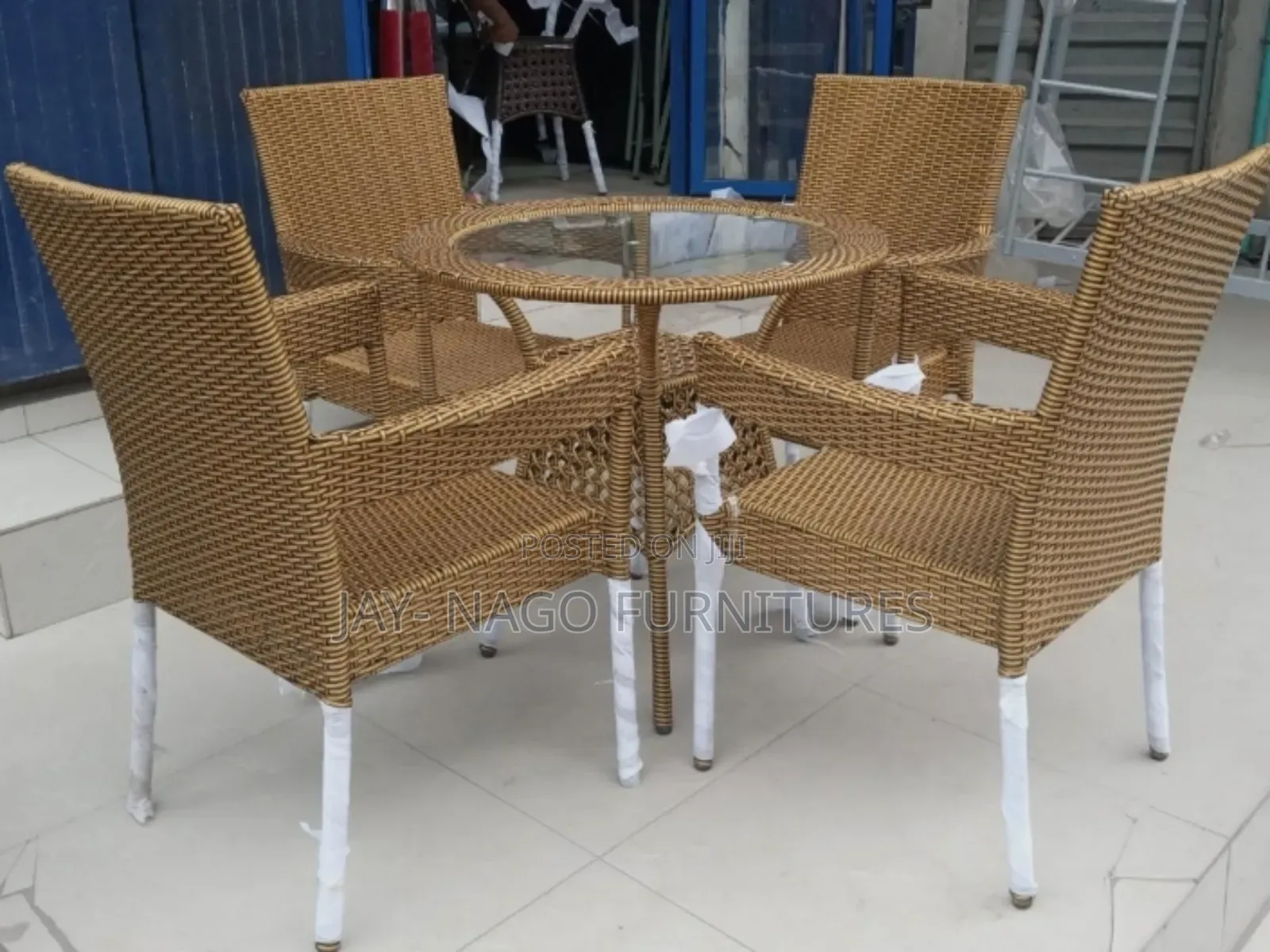 Newly Designed Highly Plastic Table With Chairs