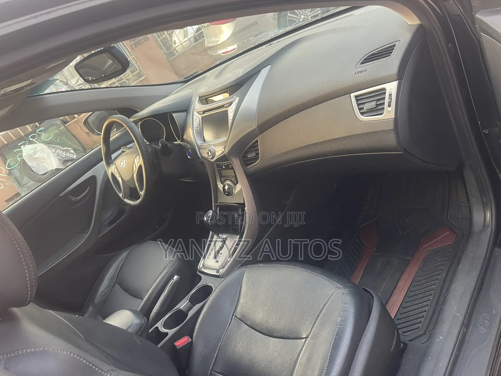 Hyundai Elantra Limited Sedan FWD (1.8L 4cyl 6A) 2013 Black