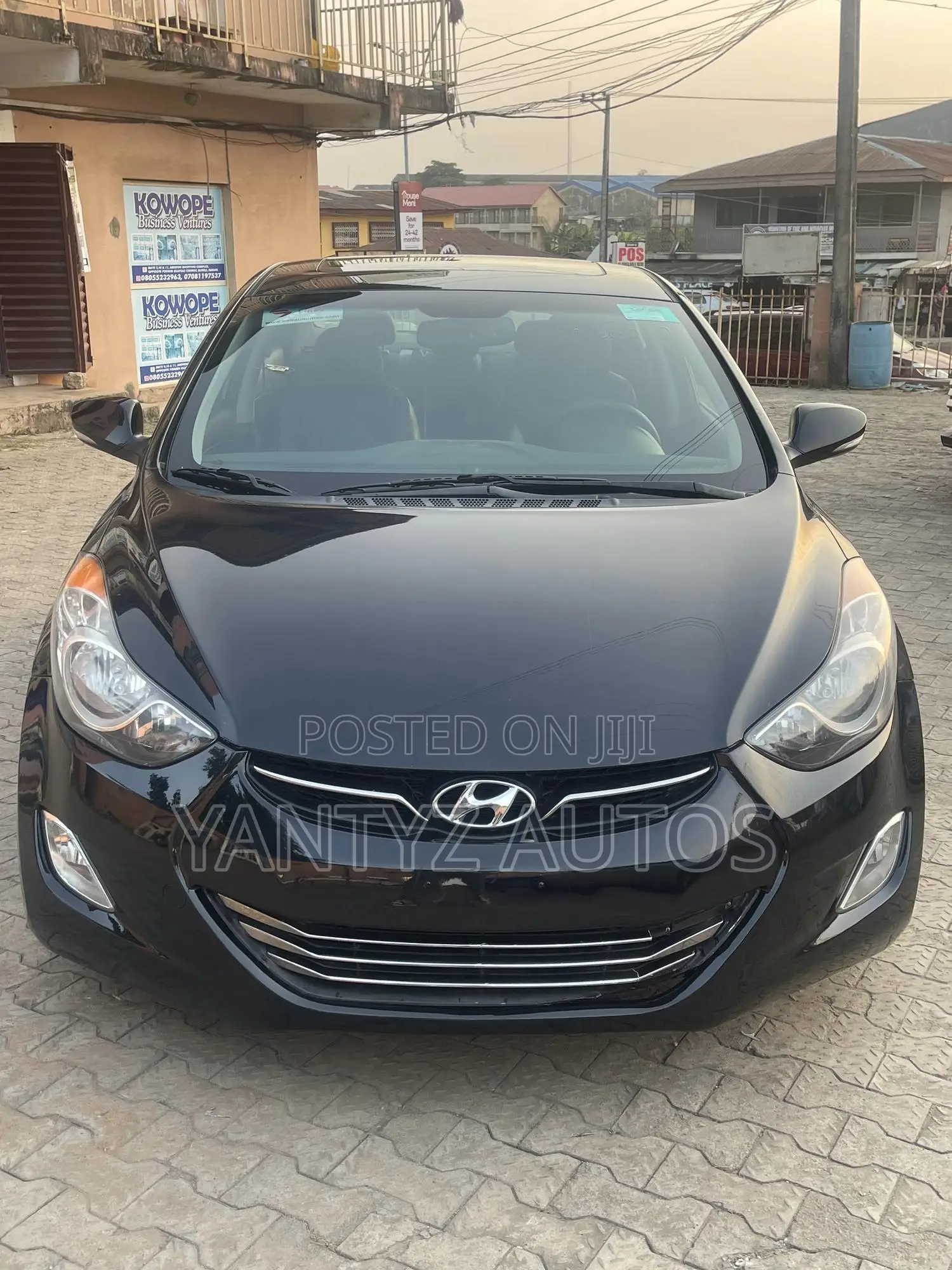 Hyundai Elantra Limited Sedan FWD (1.8L 4cyl 6A) 2013 Black