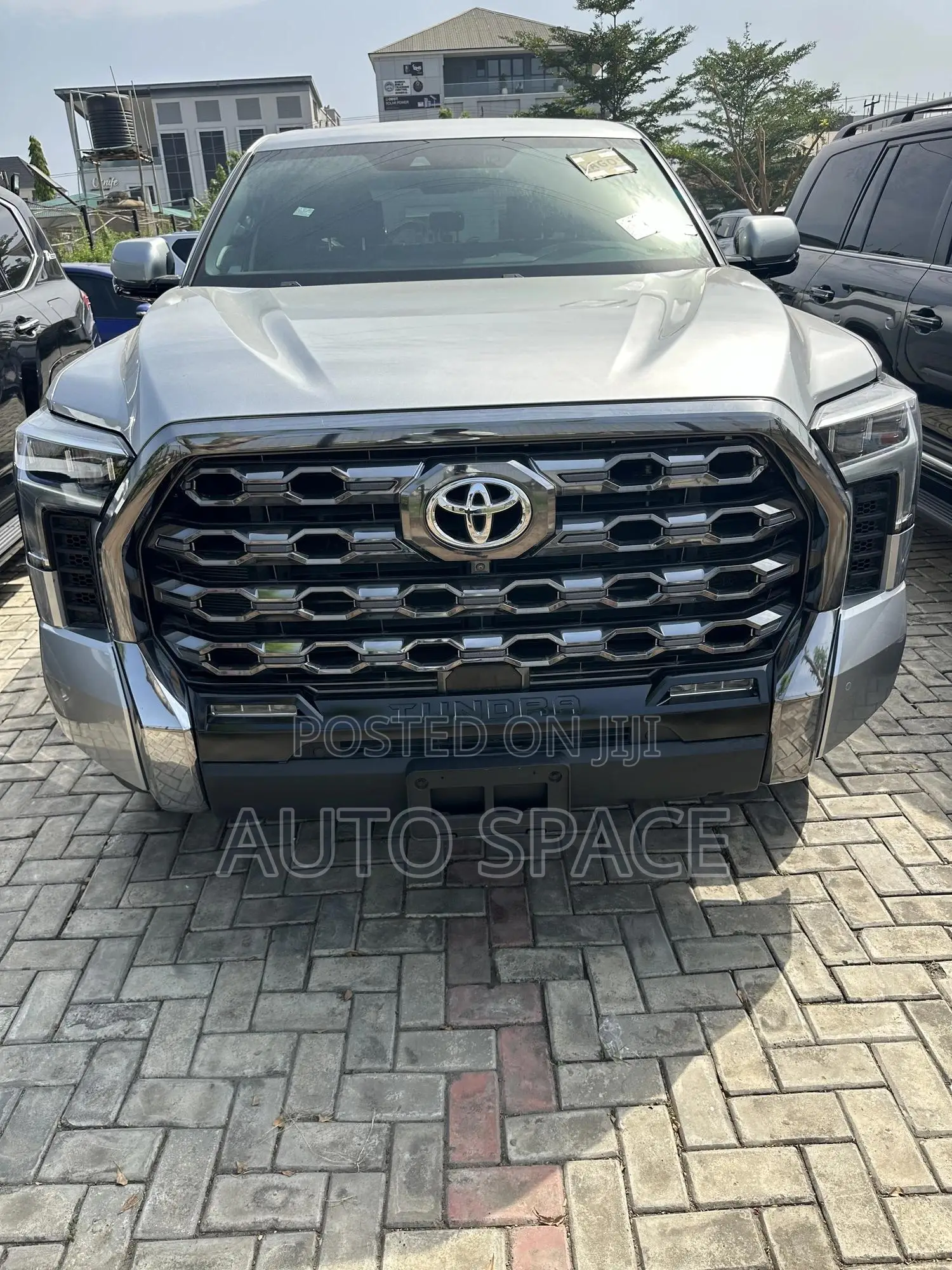 Toyota Tundra Platinum 2022 Silver