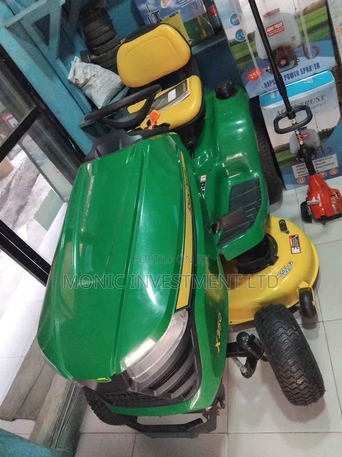 Moving Lawnmower John Derre