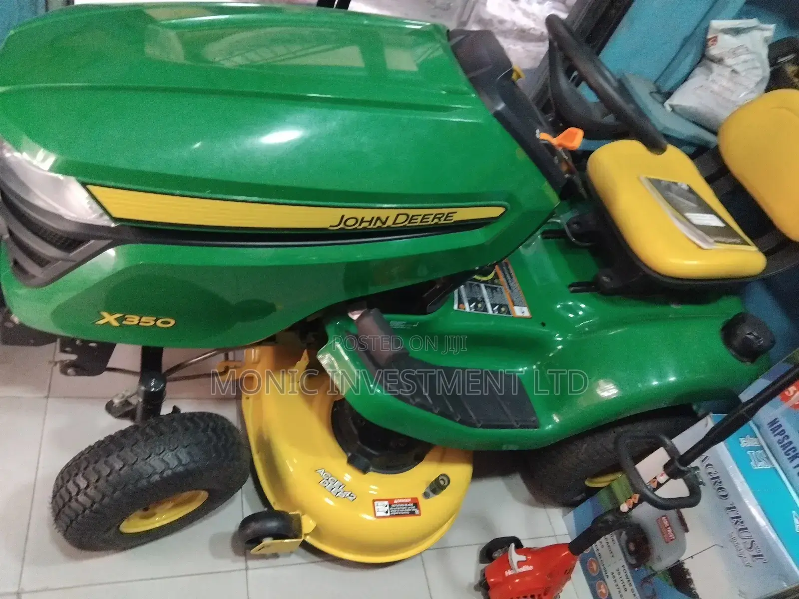 Moving Lawnmower John Derre