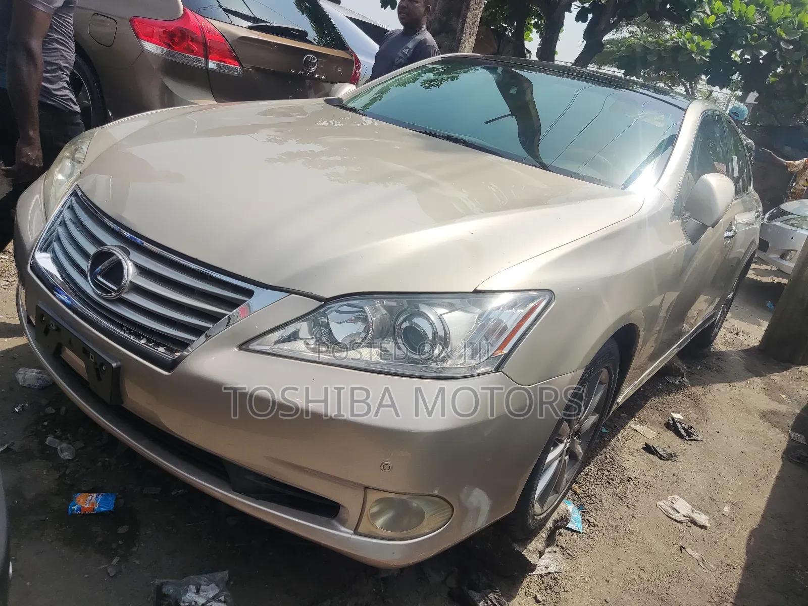 Lexus ES 350 2011 Gold