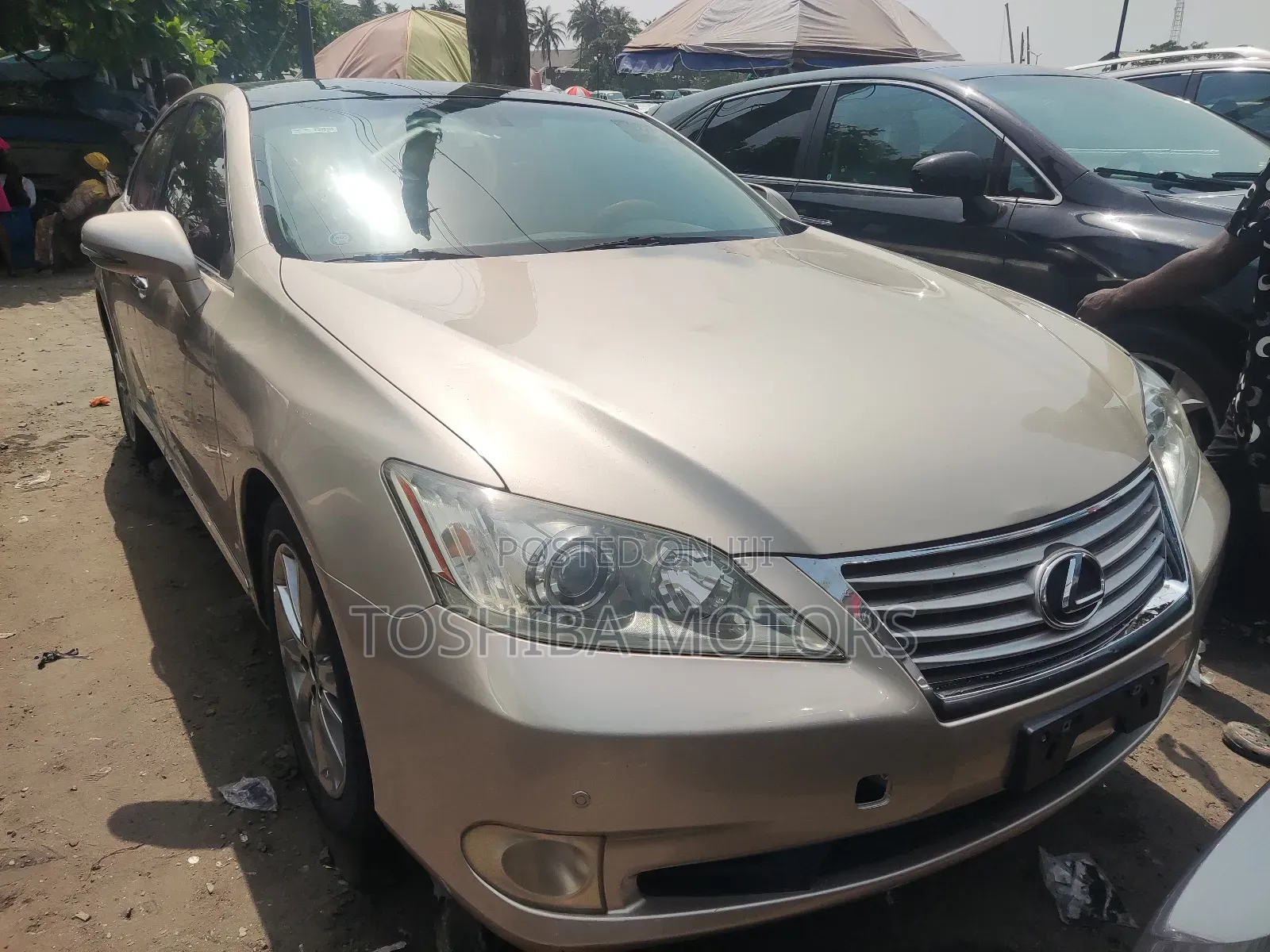Lexus ES 350 2011 Gold
