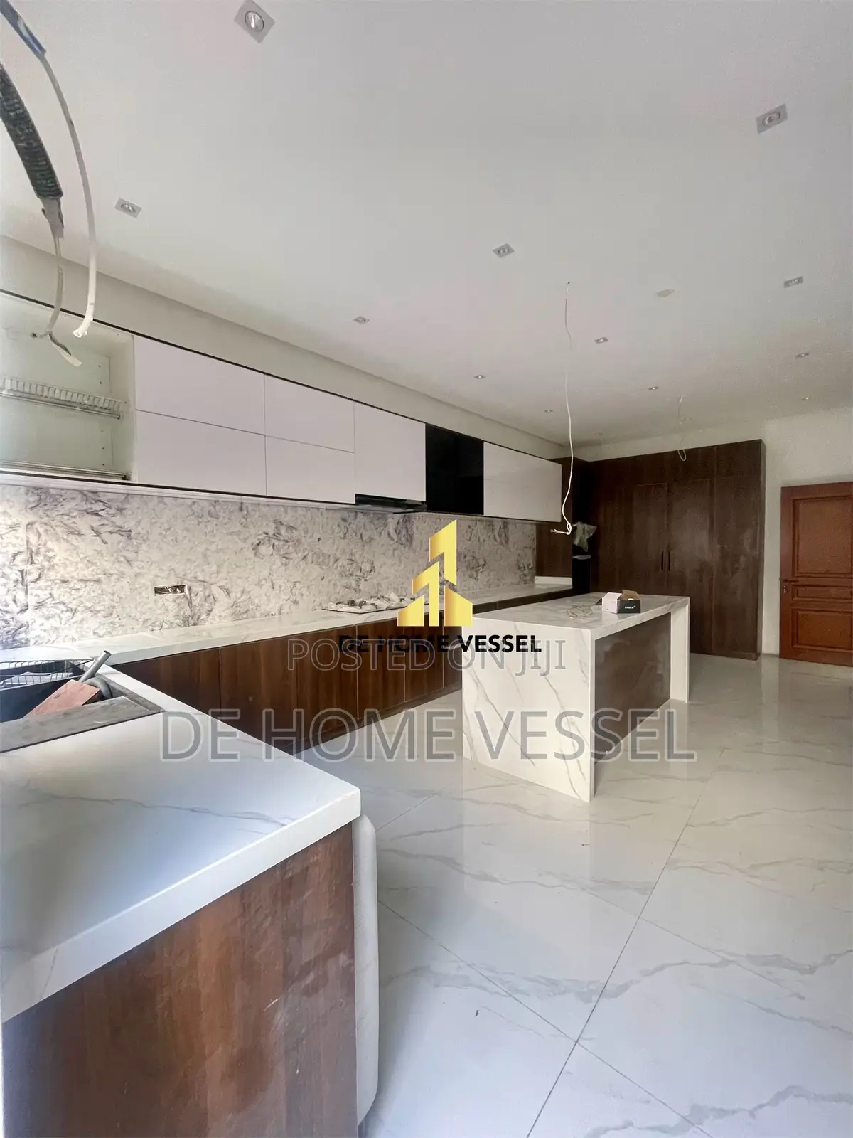 5bdrm Duplex in Lekki Phase 1 for sale