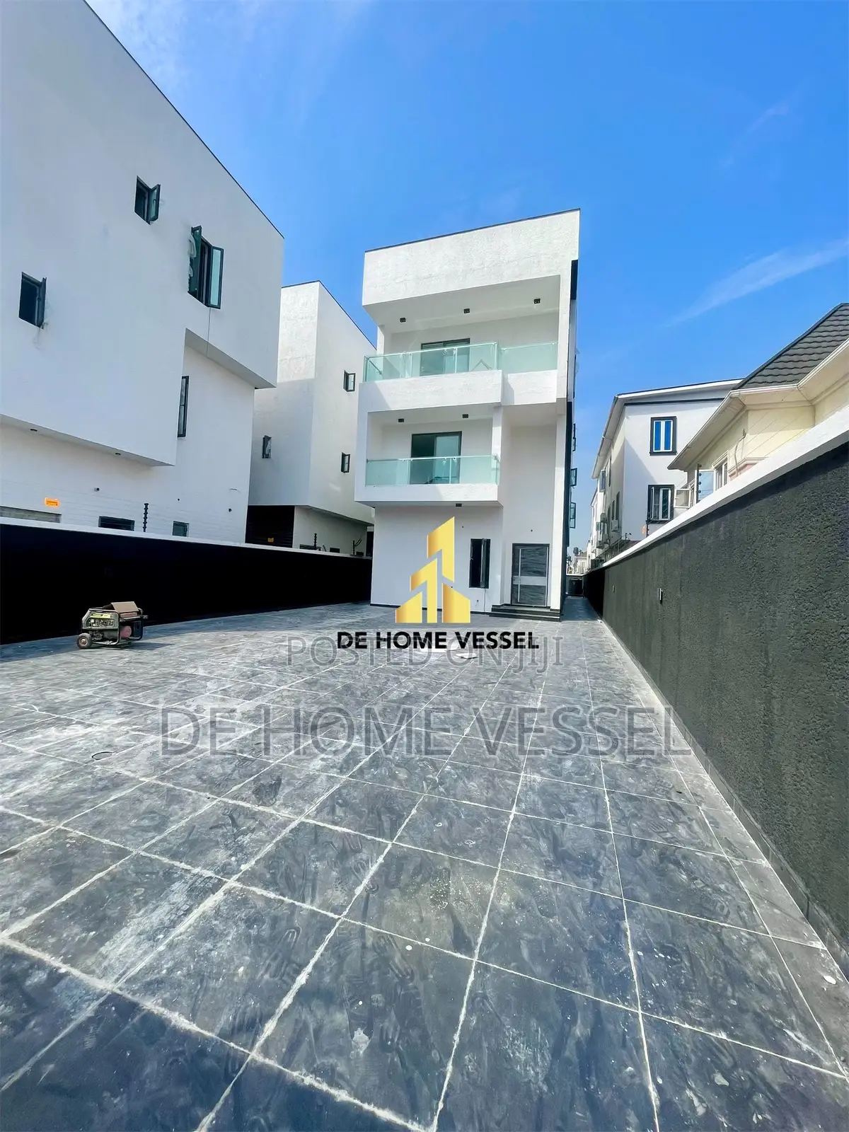 5bdrm Duplex in Lekki Phase 1 for sale