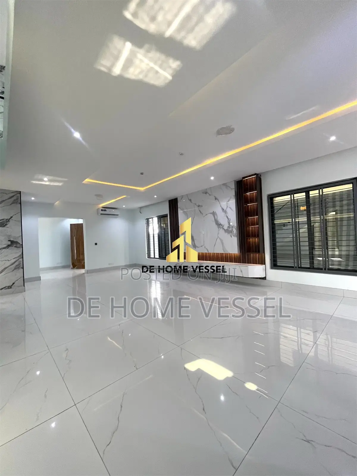5bdrm Duplex in Lekki Phase 1 for sale