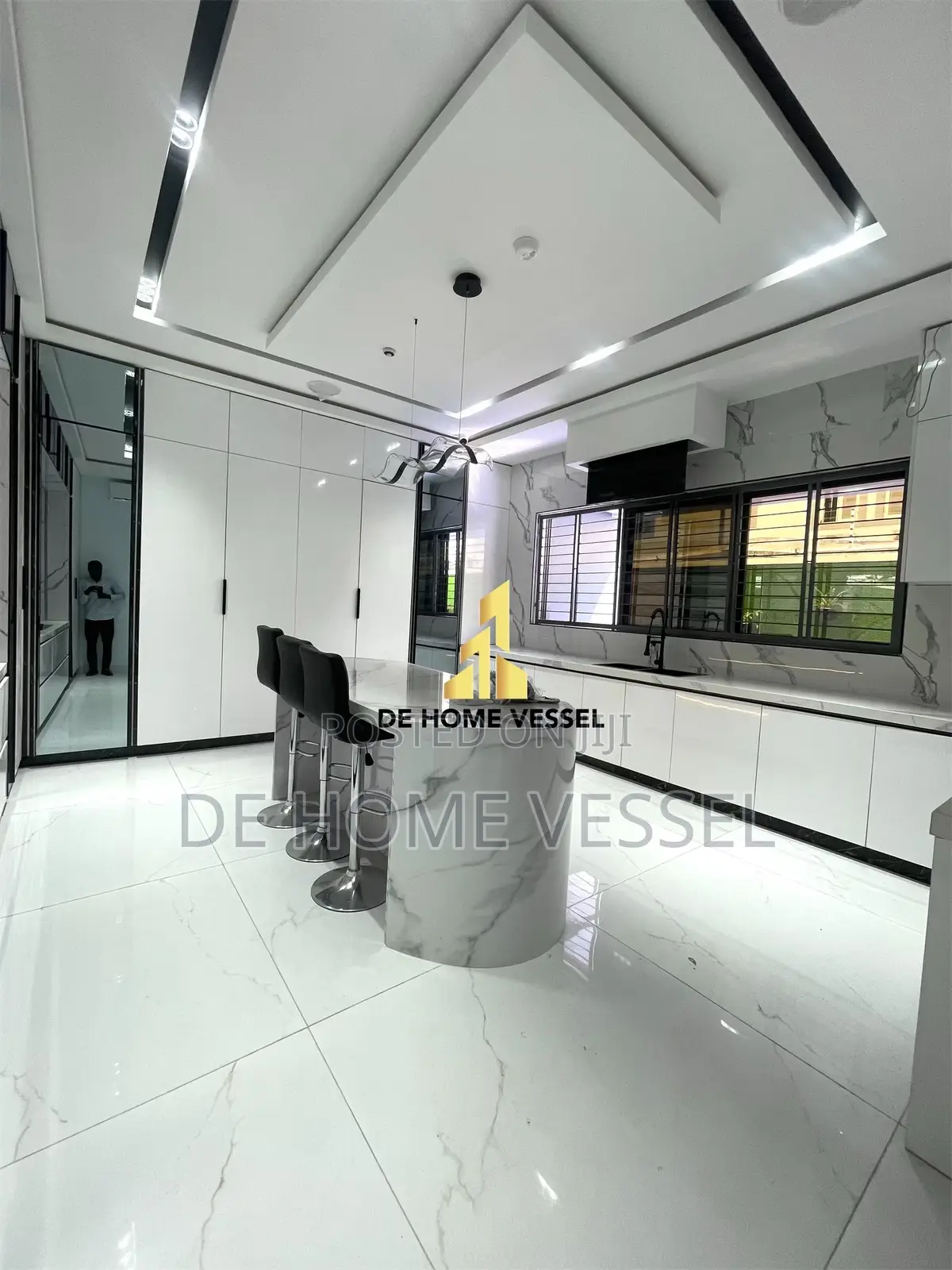 5bdrm Duplex in Lekki Phase 1 for sale