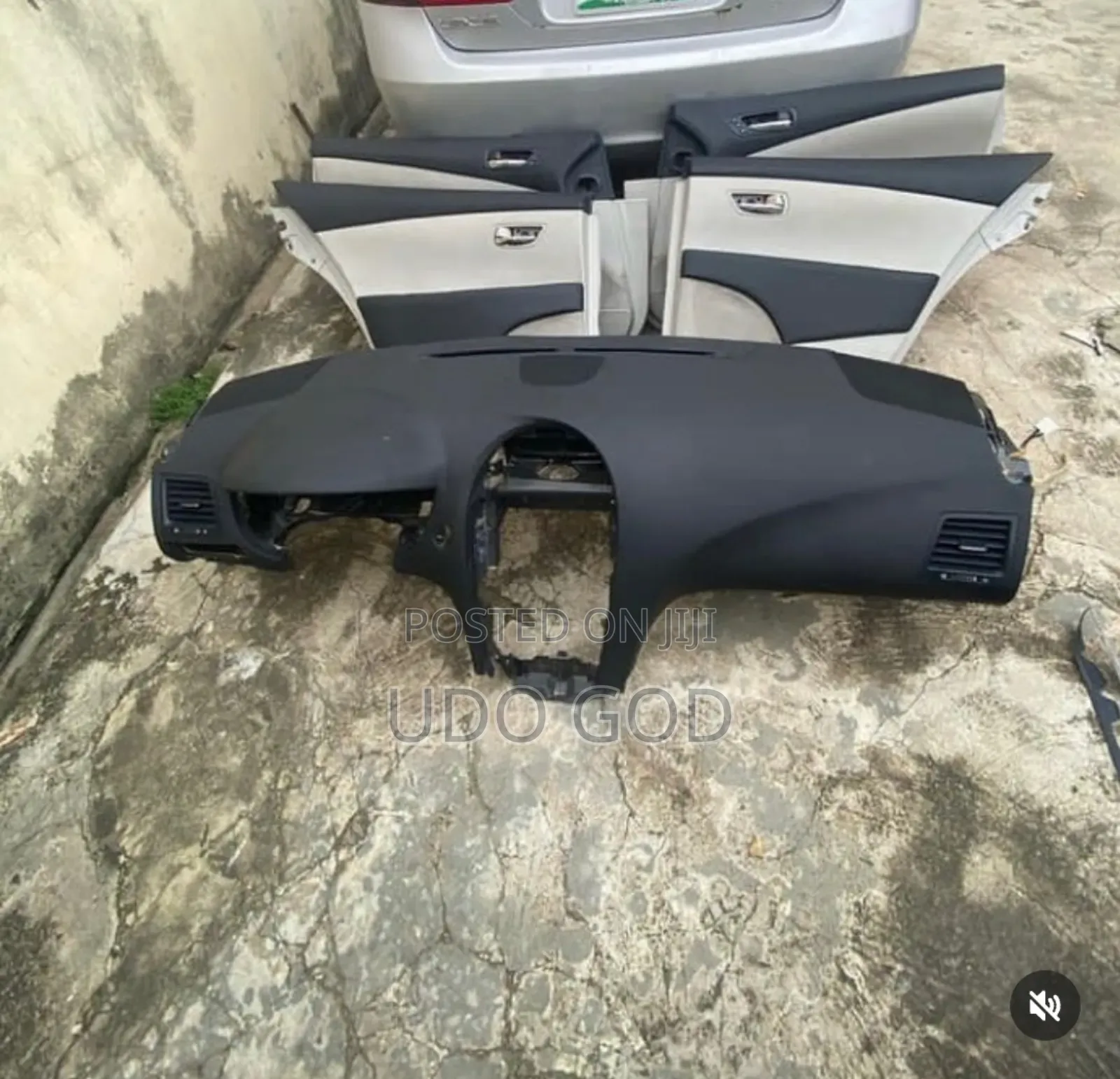 Lexus Es350 Black Interior Dashboard and Door Mat Upholstery Work