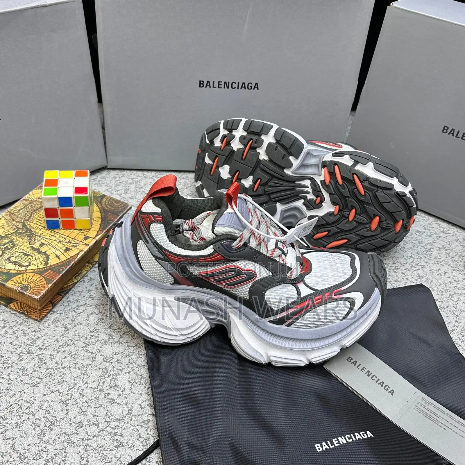 BALENCIAGA Track