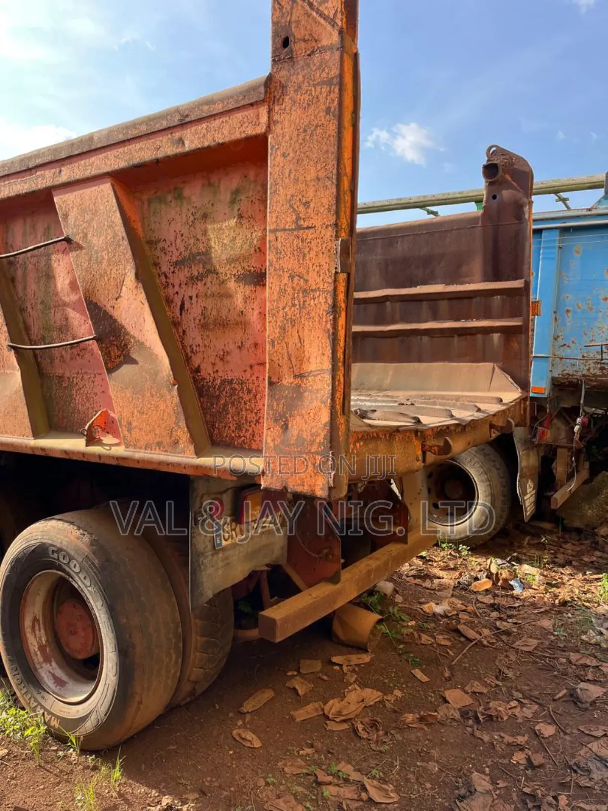 IVECO 10' Tyres Tipper Truck 1998 Orange