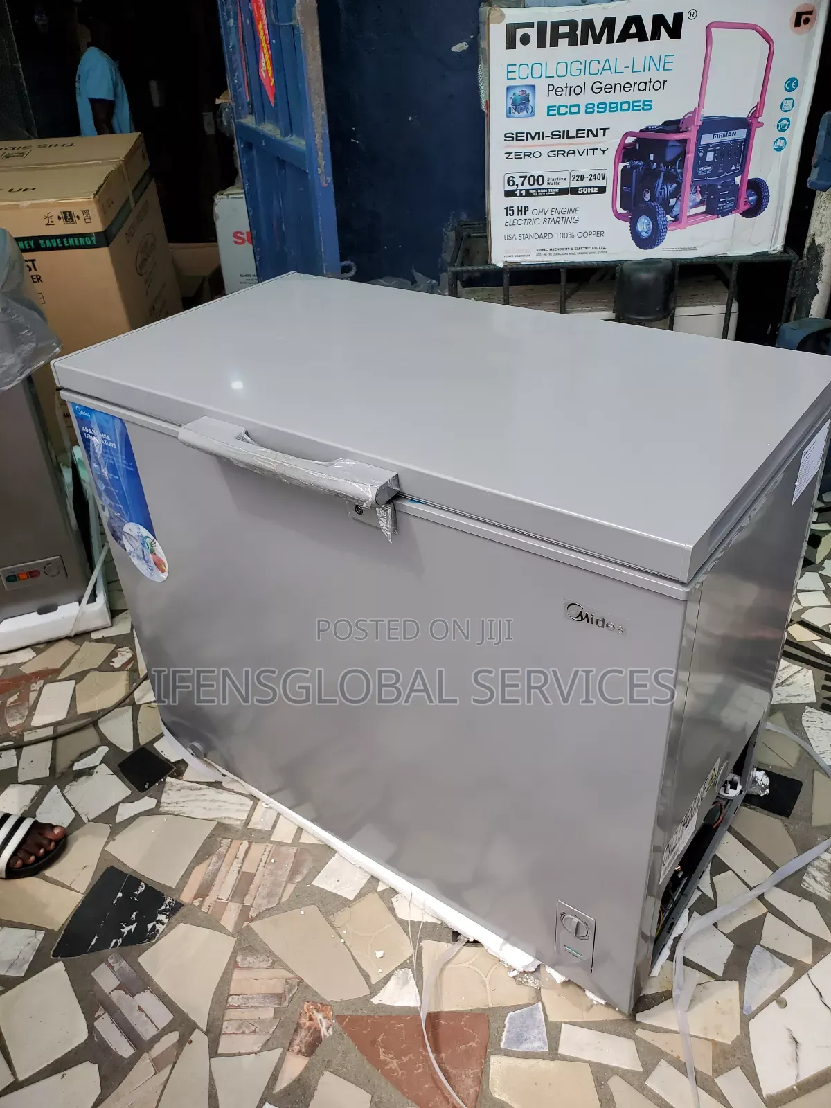 Inverter Freezer 300litres Midea