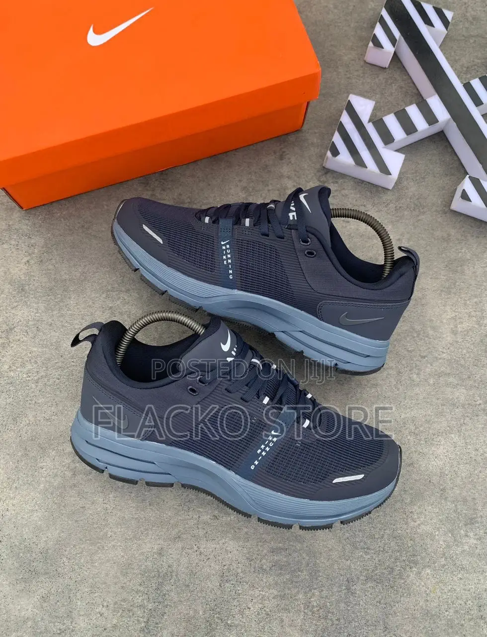 Original Nike Zoom Running Structure Sneakers