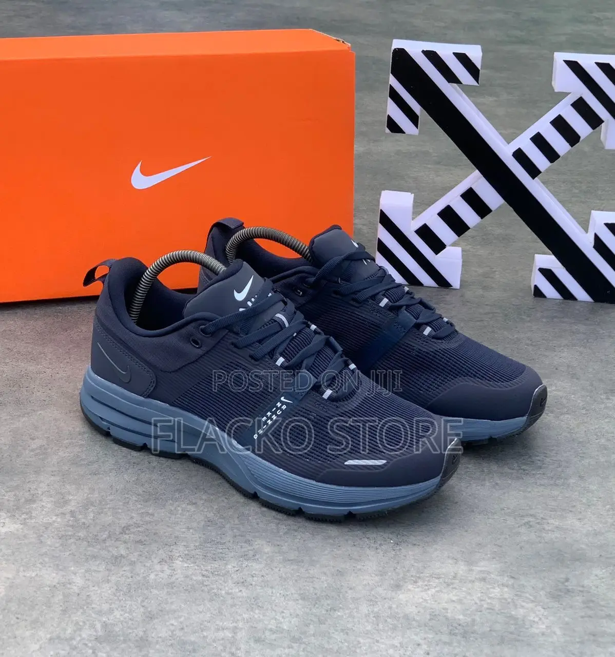 Original Nike Zoom Running Structure Sneakers