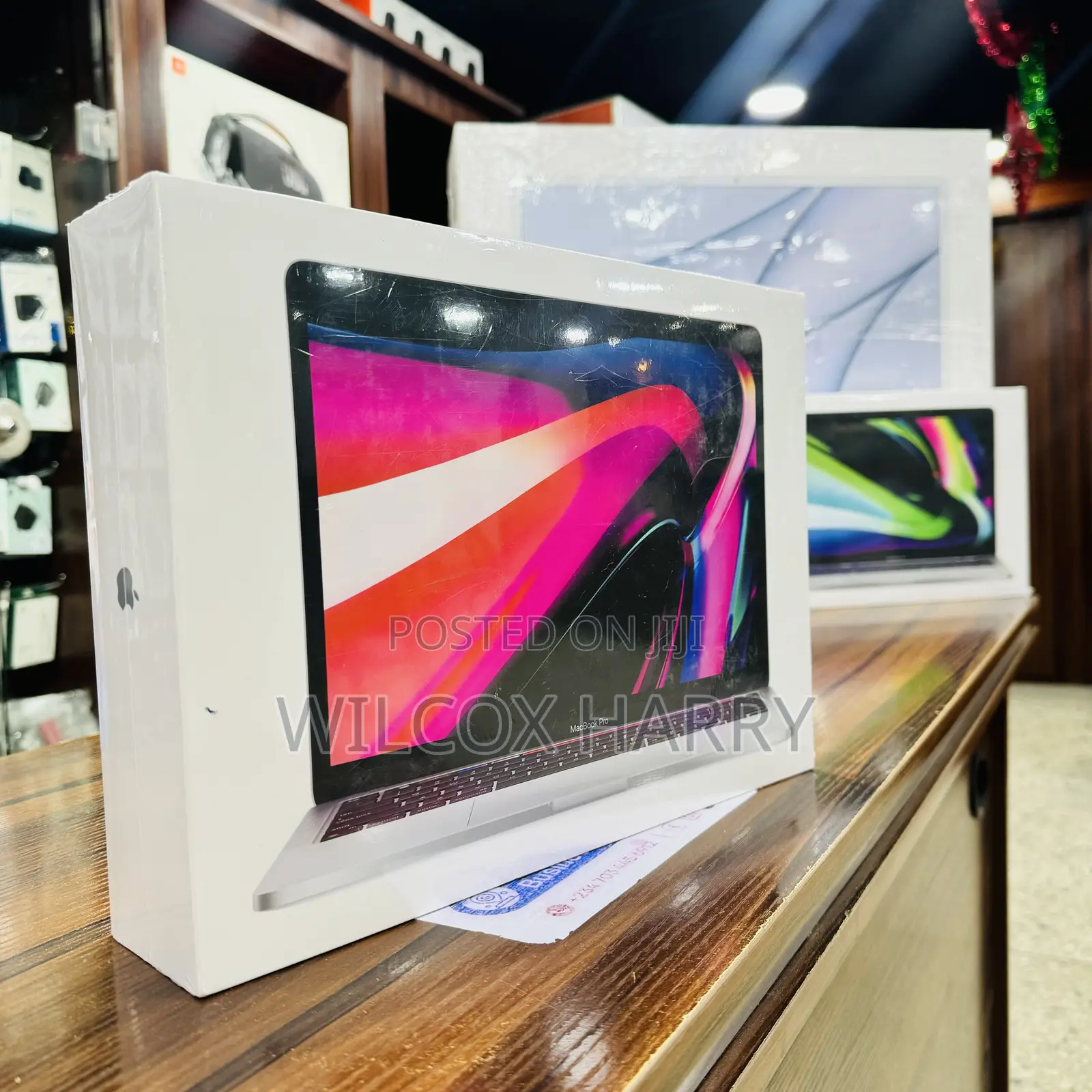 New Laptop Apple MacBook Pro 2022 M2 8GB Apple M2 SSD 256GB