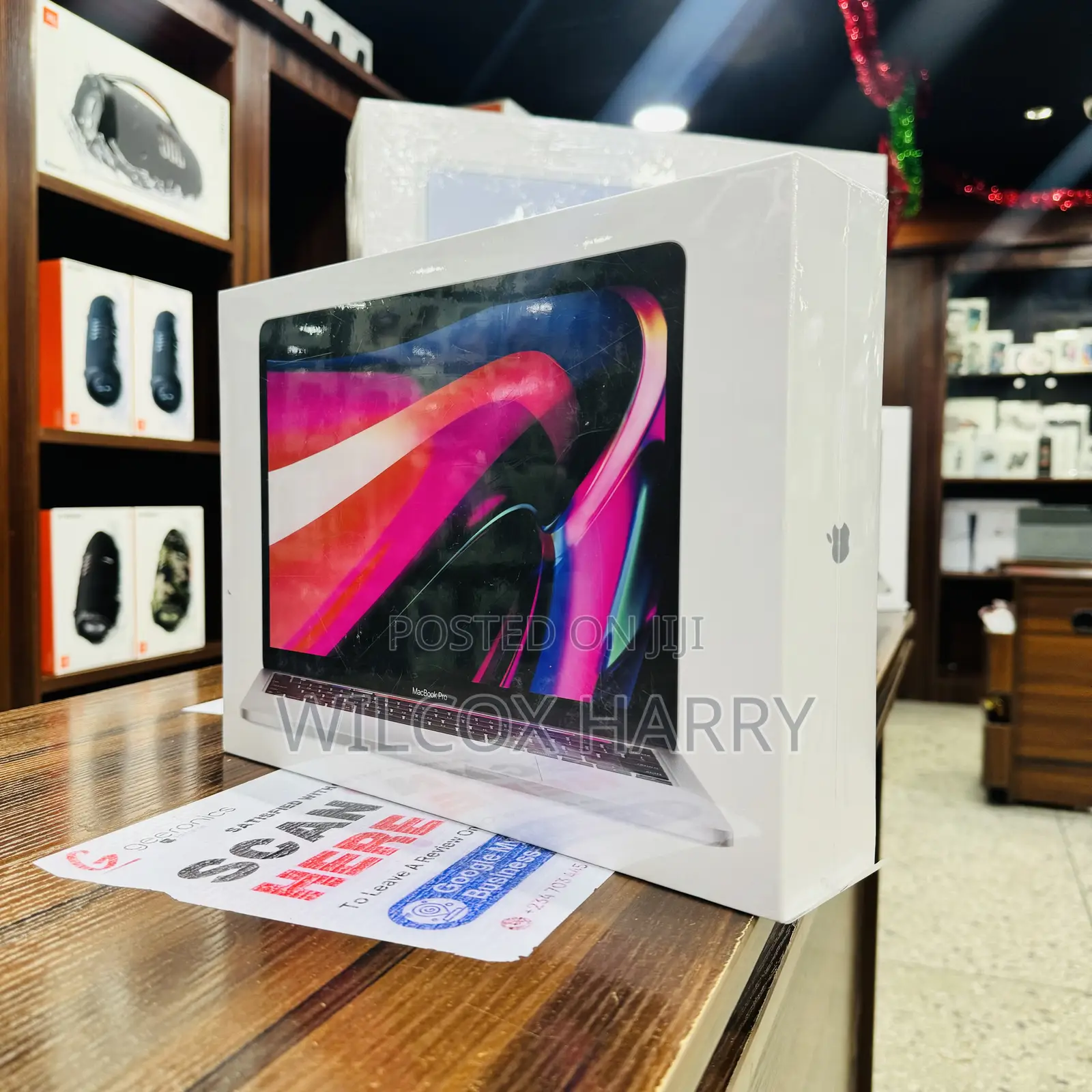 New Laptop Apple MacBook Pro 2022 M2 8GB Apple M2 SSD 256GB