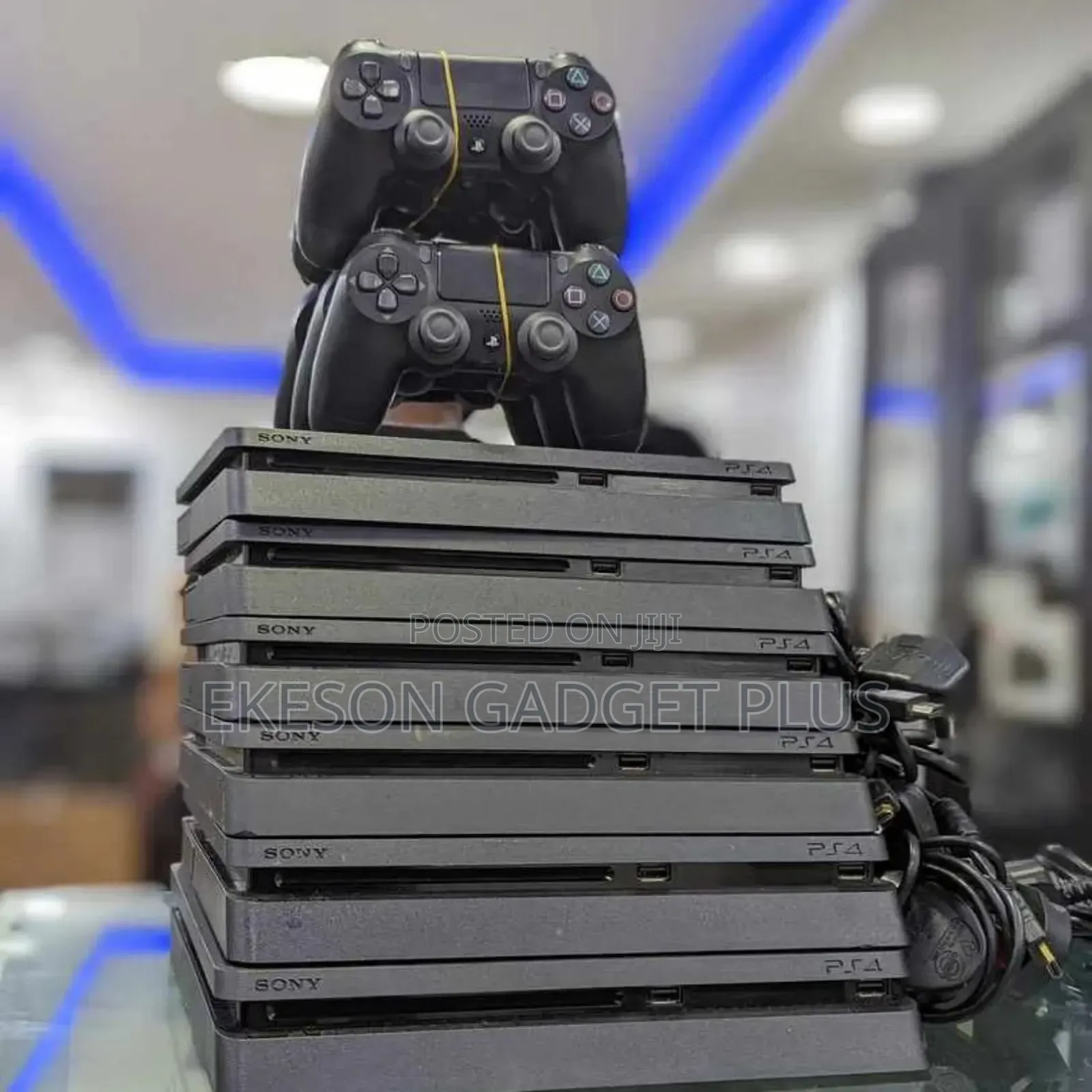 Uk Used Ps4 Pro 1tb With 1 Pad and Complete Accessories