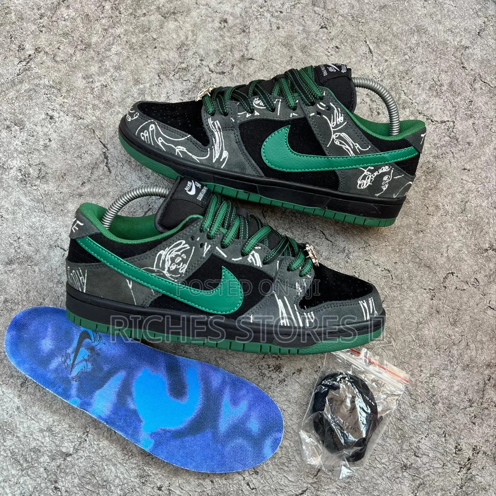 Original Nike SB Dunk Low There Skateboards SNKS