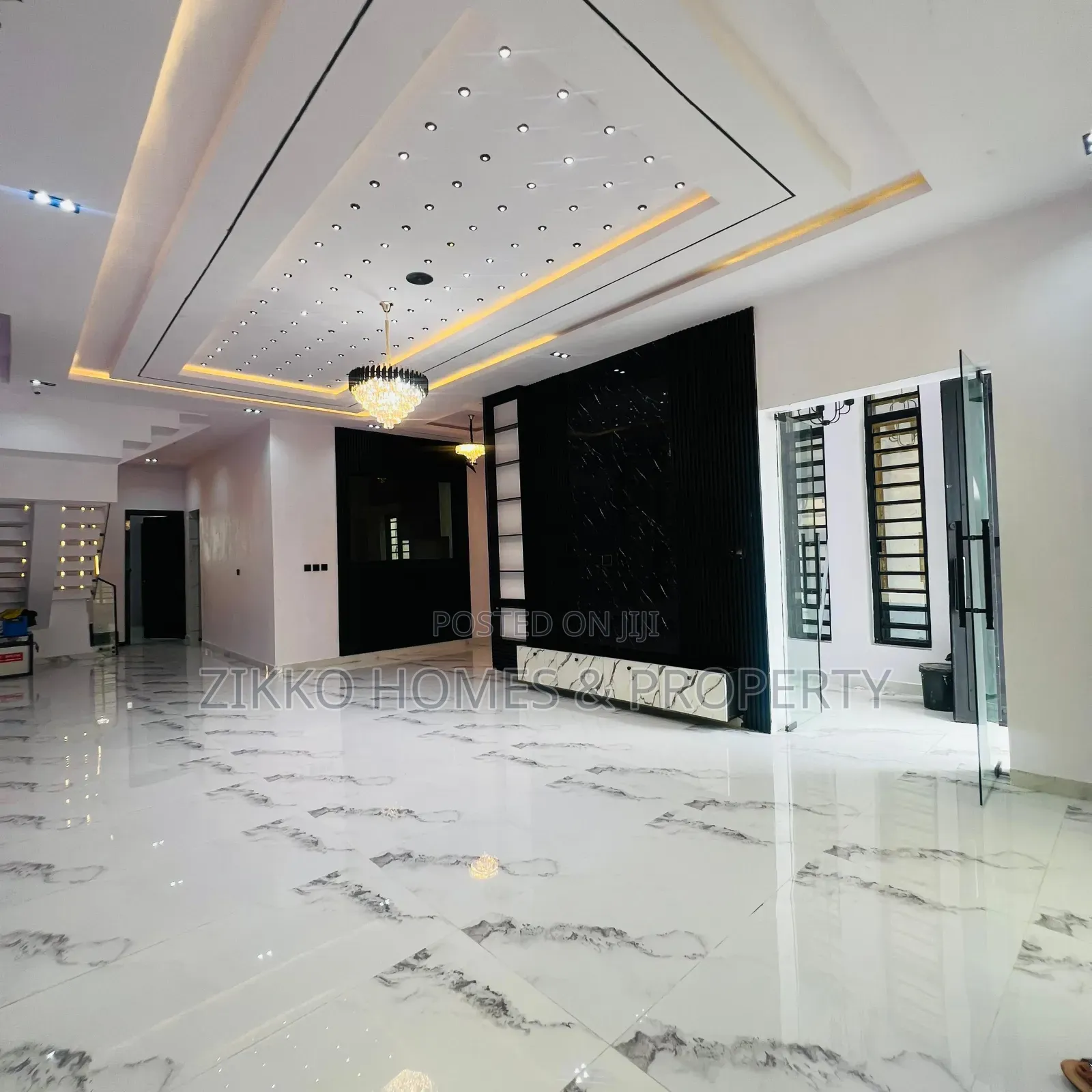 5bdrm Duplex in Ikota for sale