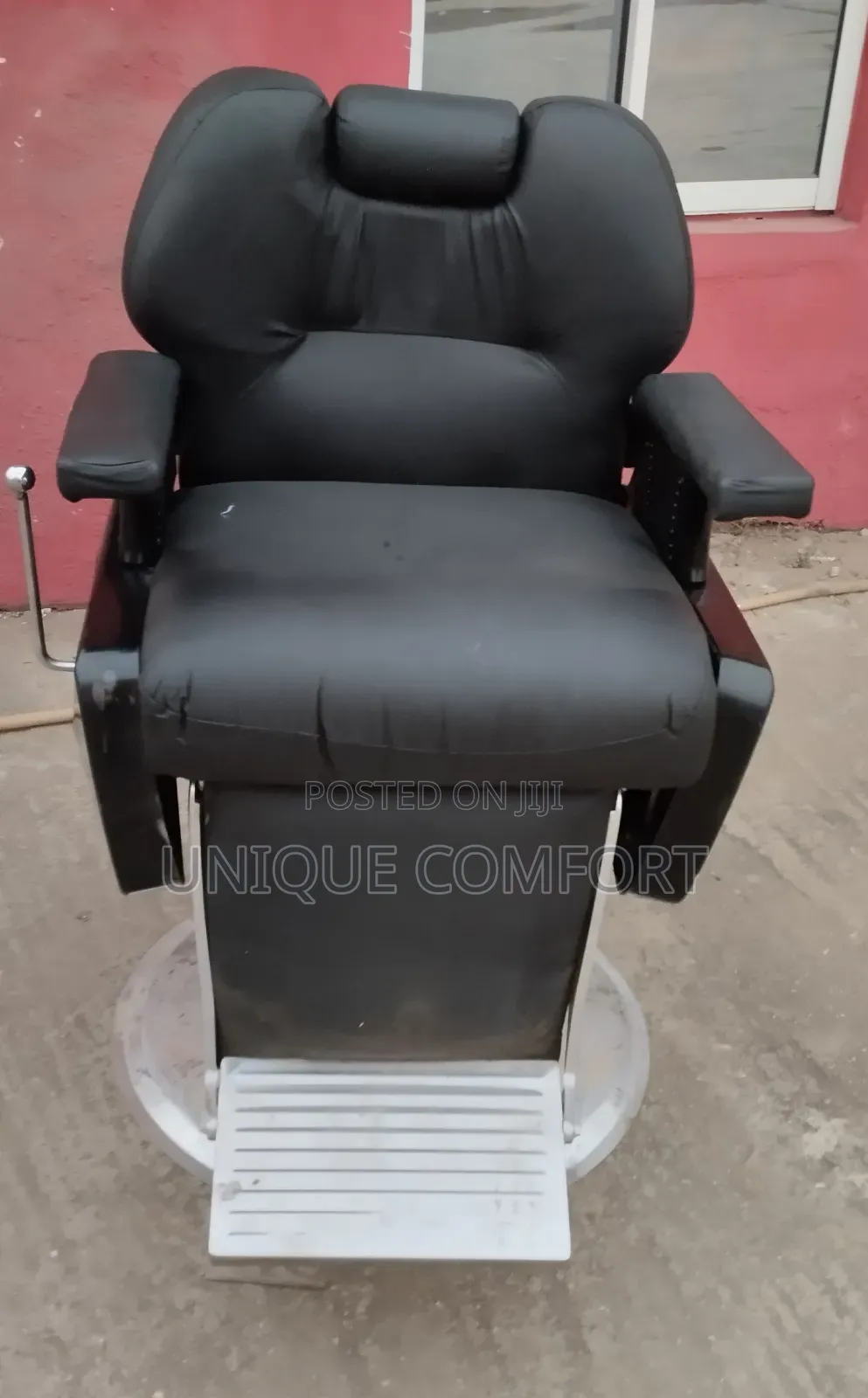 Imported Executive American Design Barber Chair