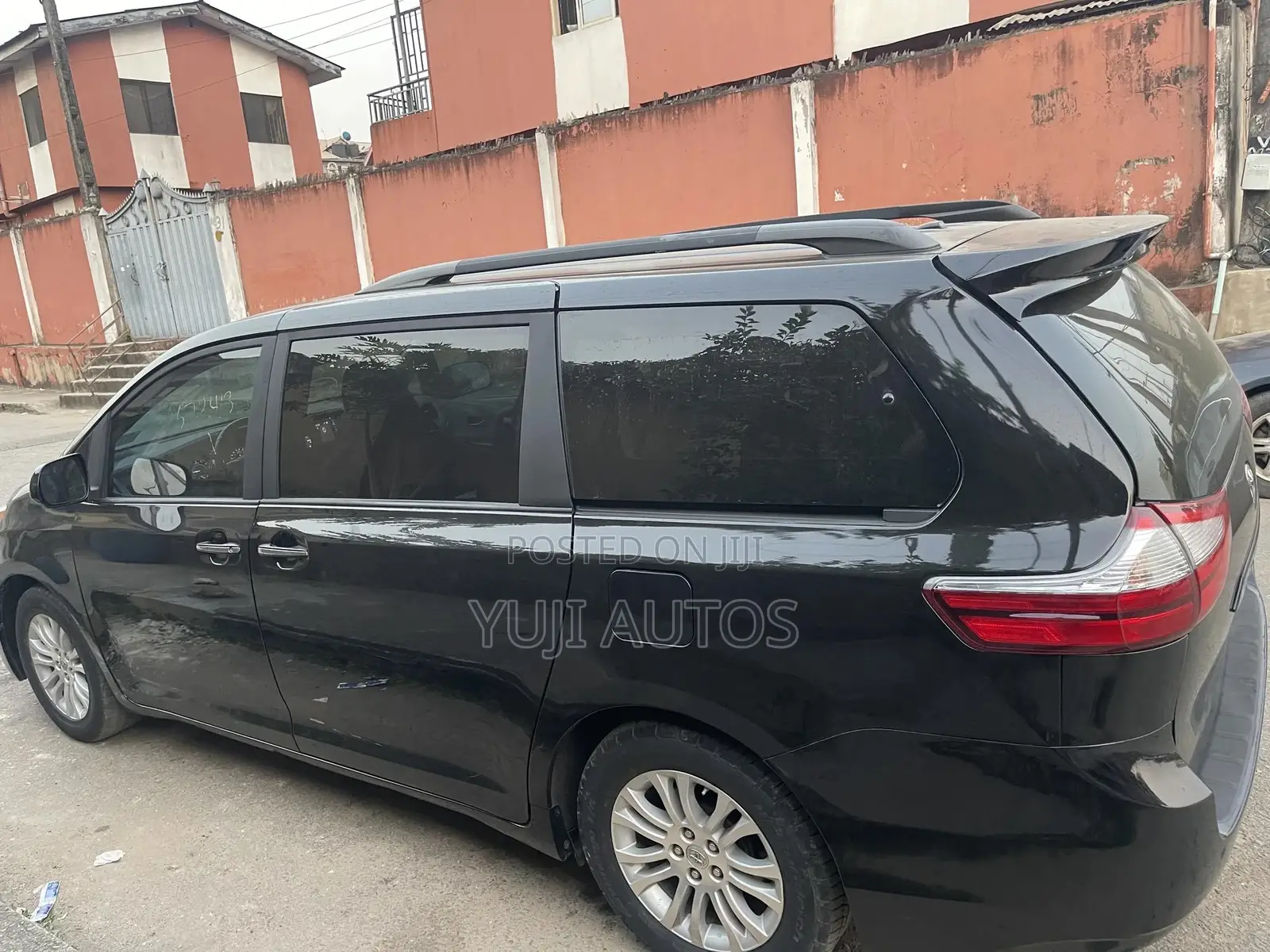 Toyota Sienna 2015 Black