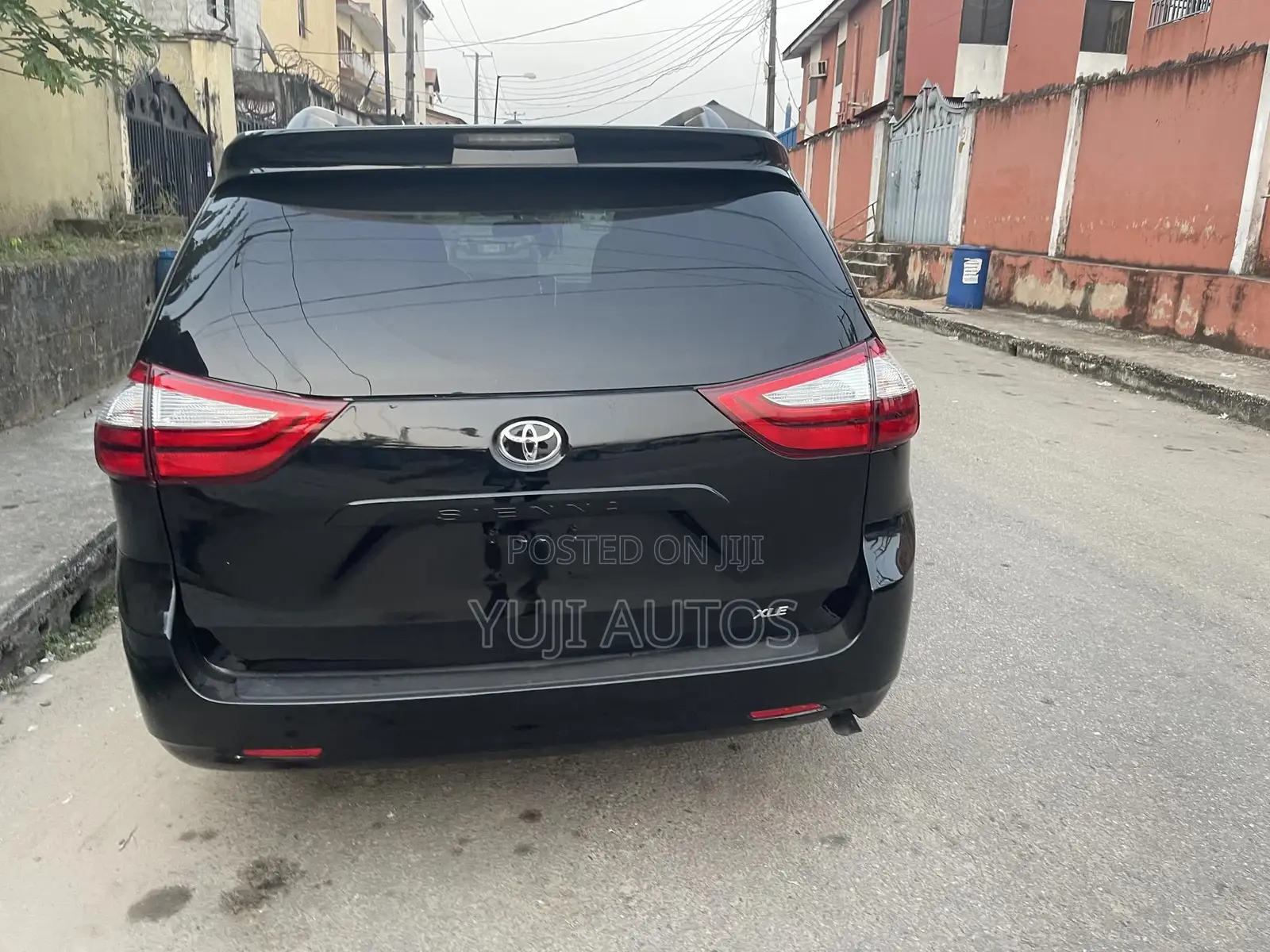 Toyota Sienna 2015 Black