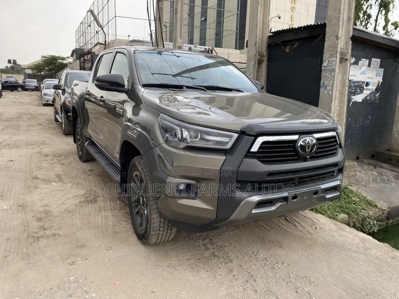 Toyota Hilux 2023 Gray