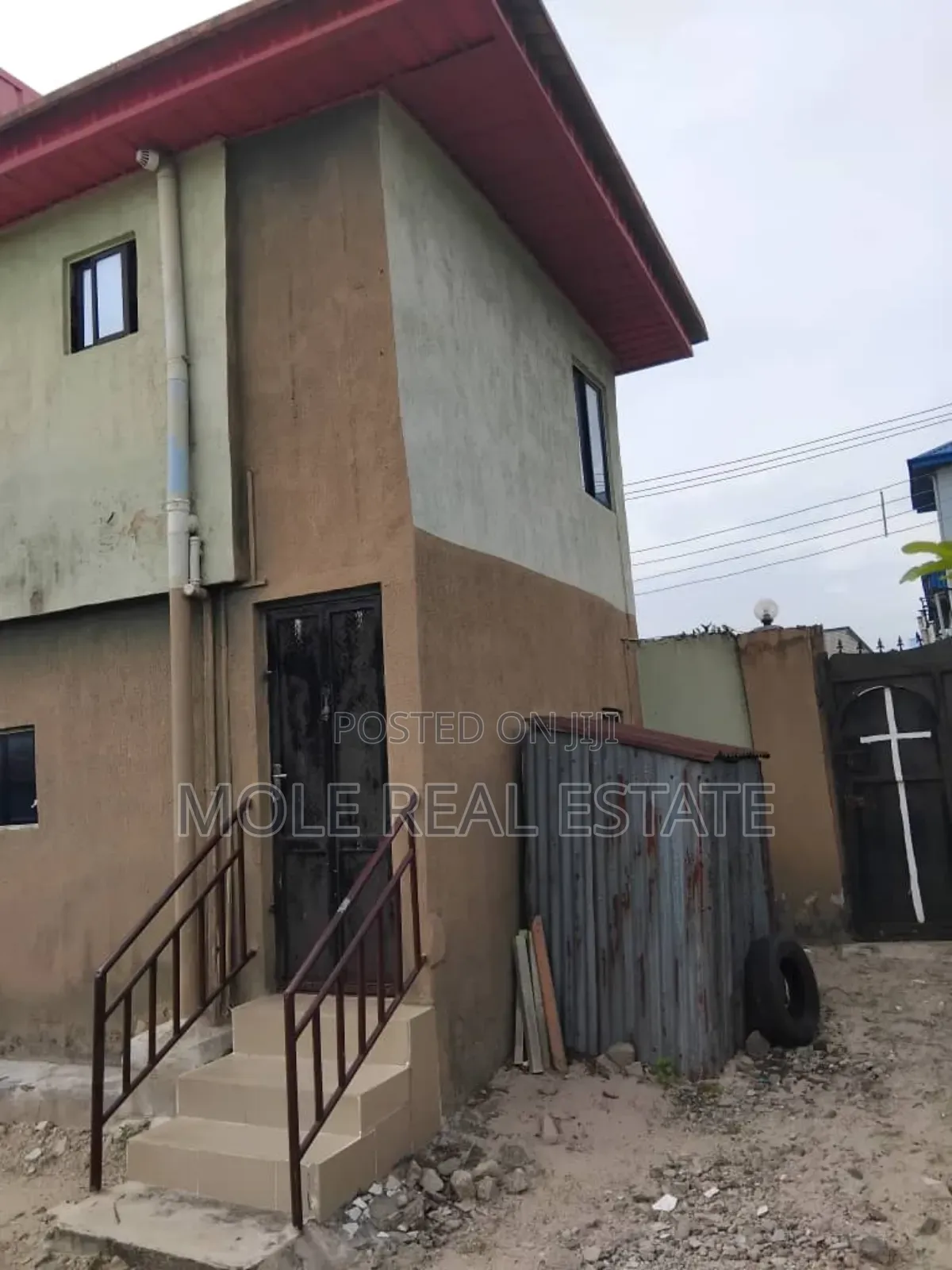 3bdrm Block of Flats in Agodo Estate, Egbe / Ikotun/Igando for sale