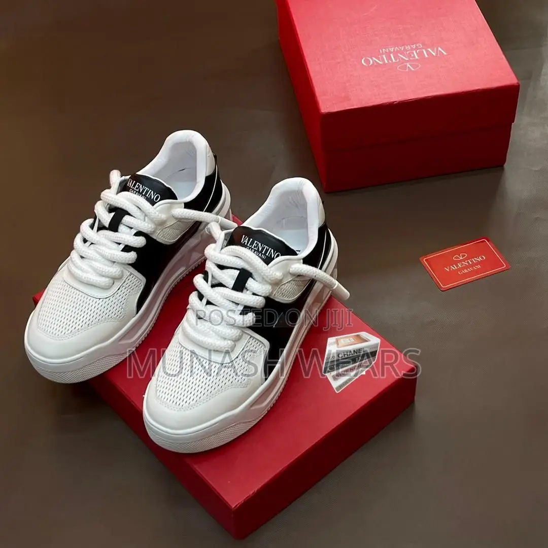 Valentino Leather Sneakers,Nationwide Delivery