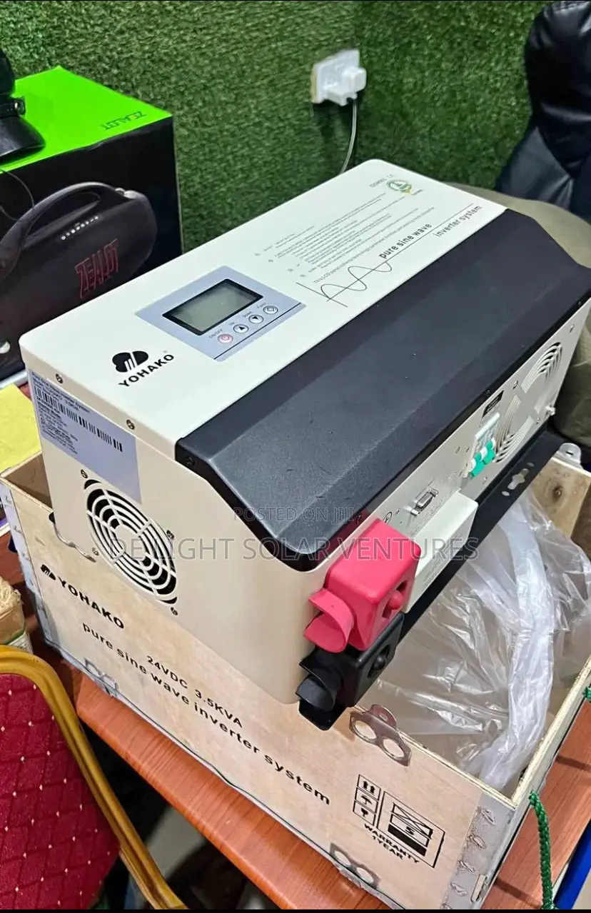 Yohako Solar Inverter 3.5kva 24v Much Available