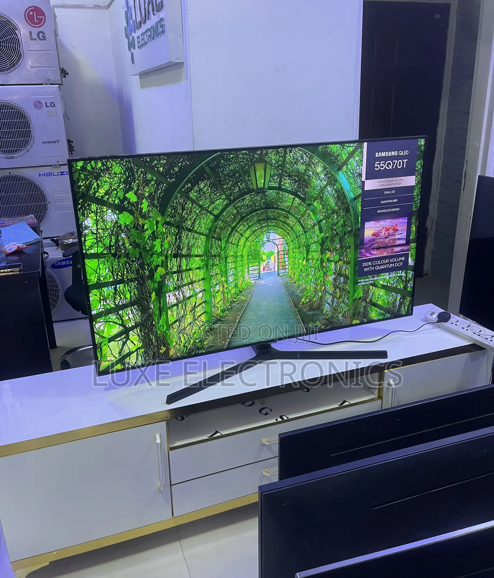 55 Inches Samsung Qled Qhdr Smart Tv Q70t Uk  Used