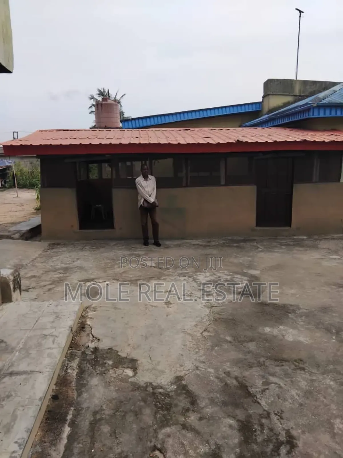 3bdrm Block of Flats in Agodo Estate, Egbe / Ikotun/Igando for sale