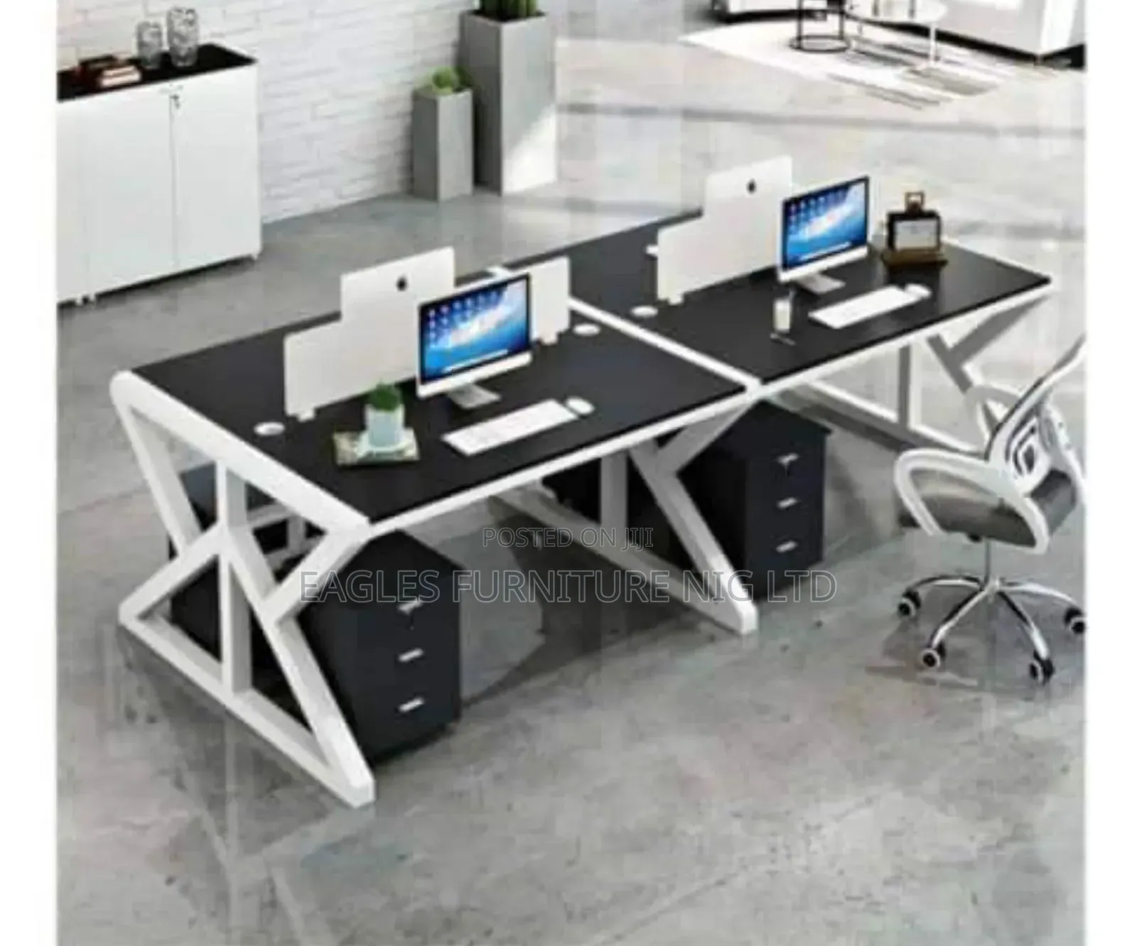 Luxury Executive Workstation With 4 Drawers