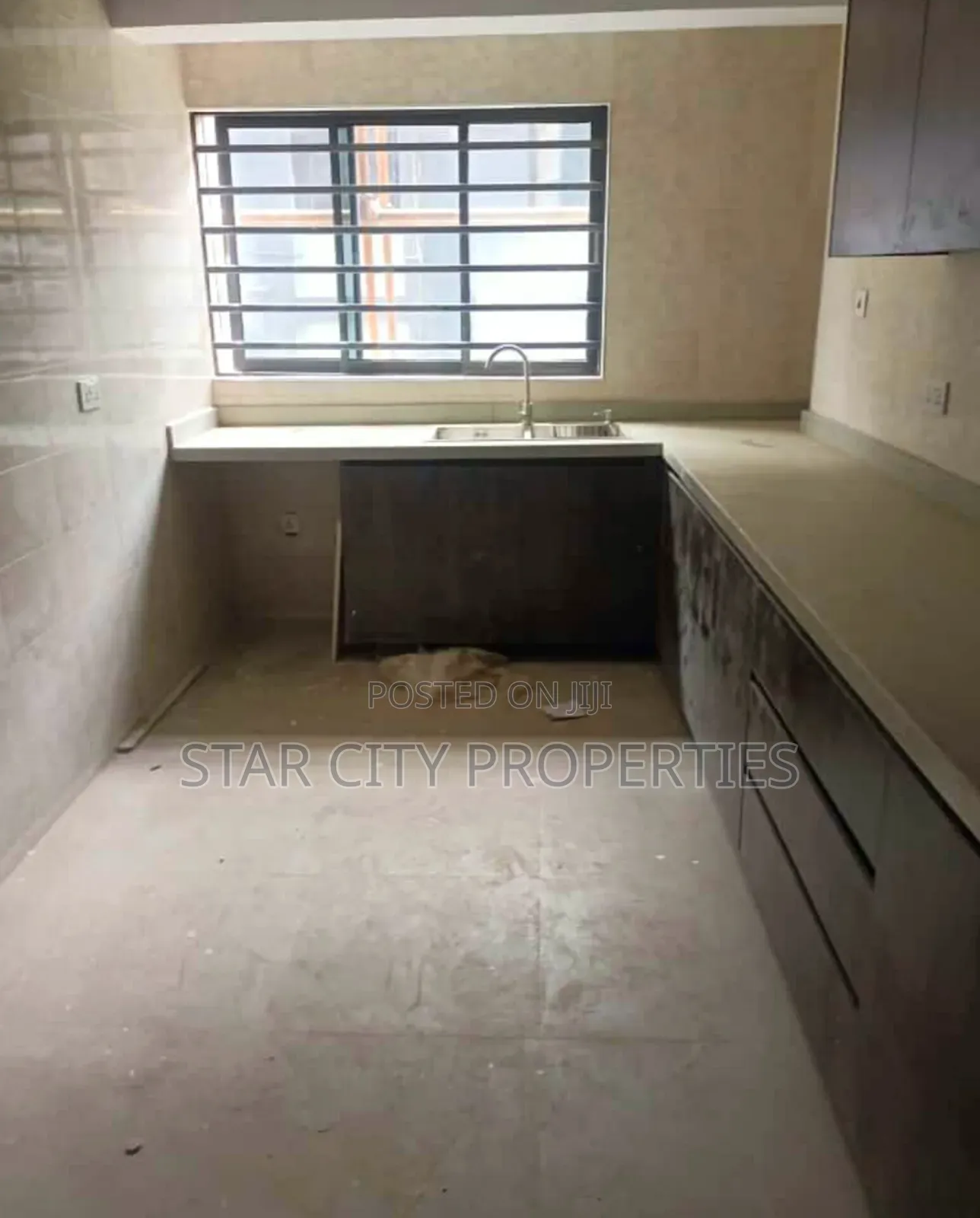 3bdrm Apartment in Soluyi, Gbagada for sale