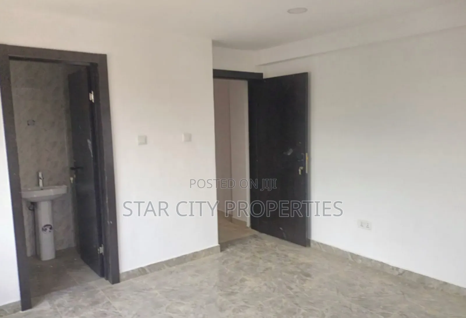 3bdrm Apartment in Soluyi, Gbagada for sale