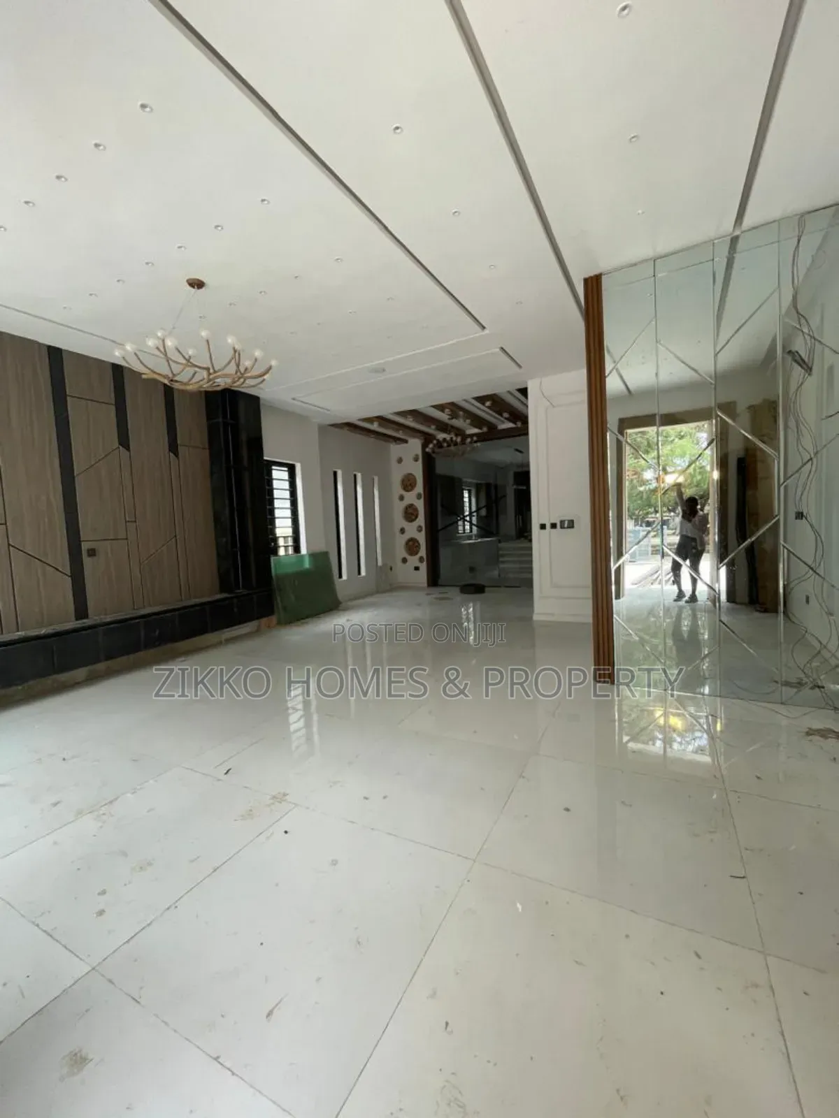 5bdrm Duplex in Ikota for sale