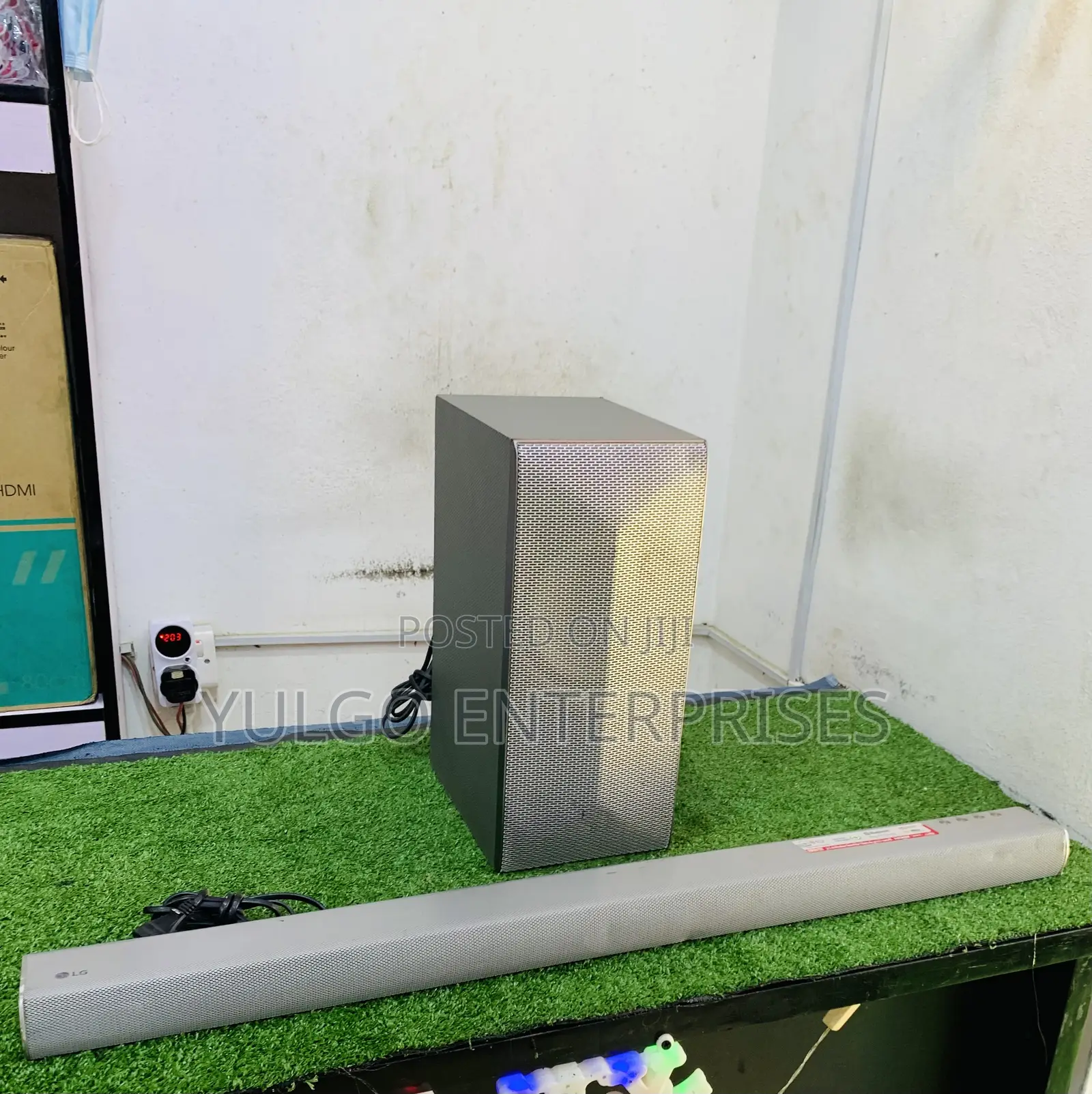 Lg (Gray) Wireless Sound Bar and Subwoofer