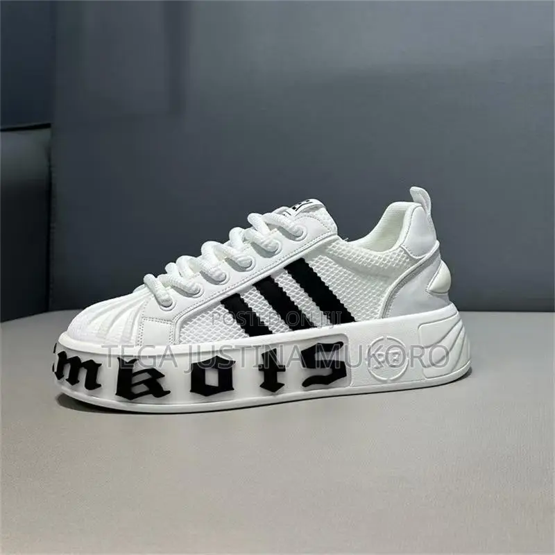 High Quality Sneakers