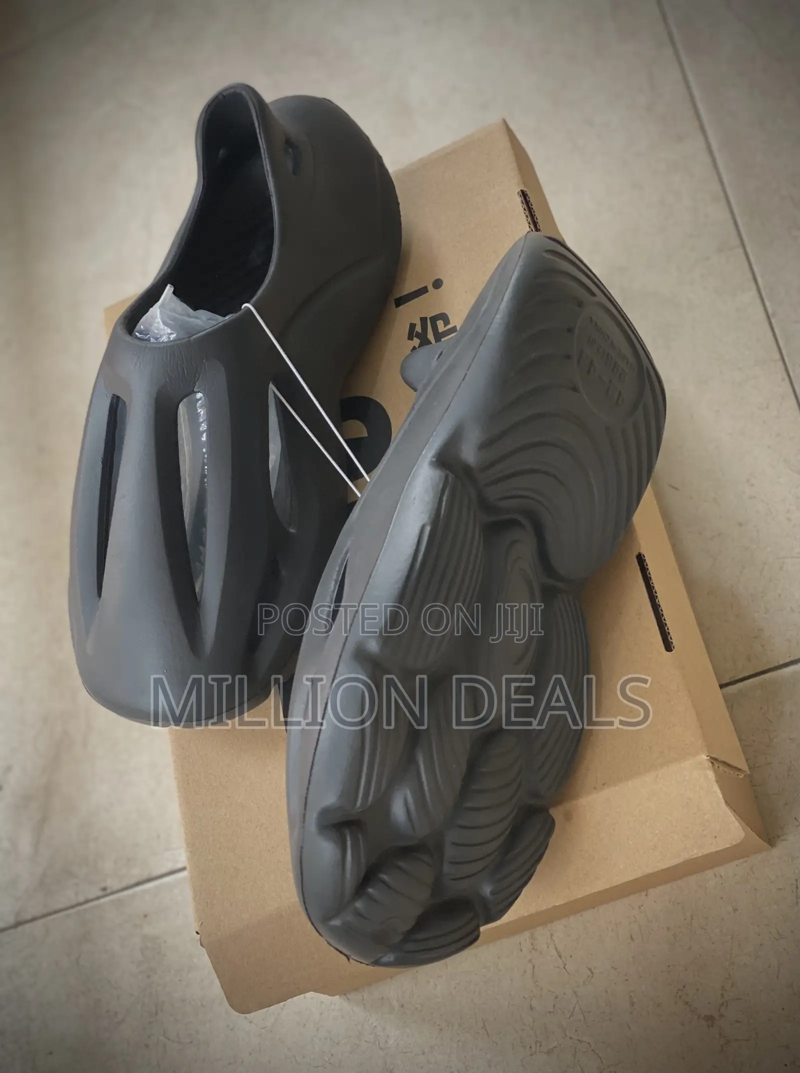 Luxury Men’S Unique Foam Runner Black