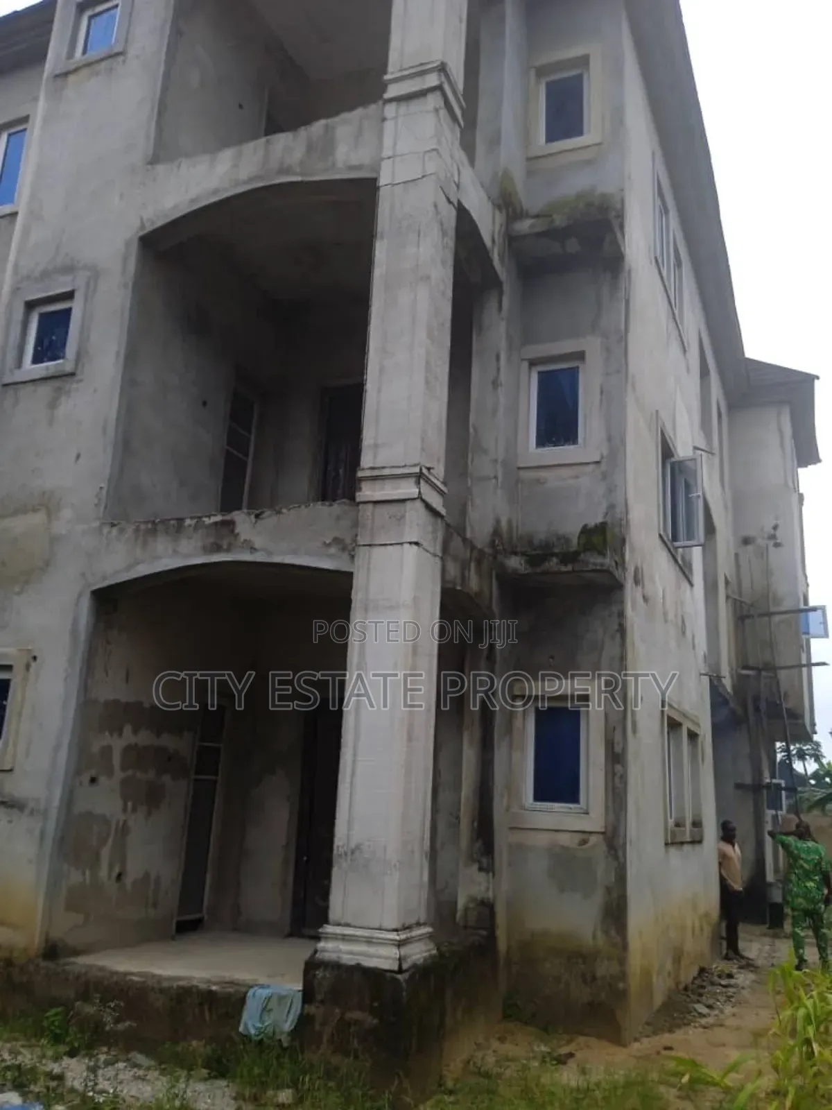 6bdrm Block of Flats in Royal Estate, Port-Harcourt for sale