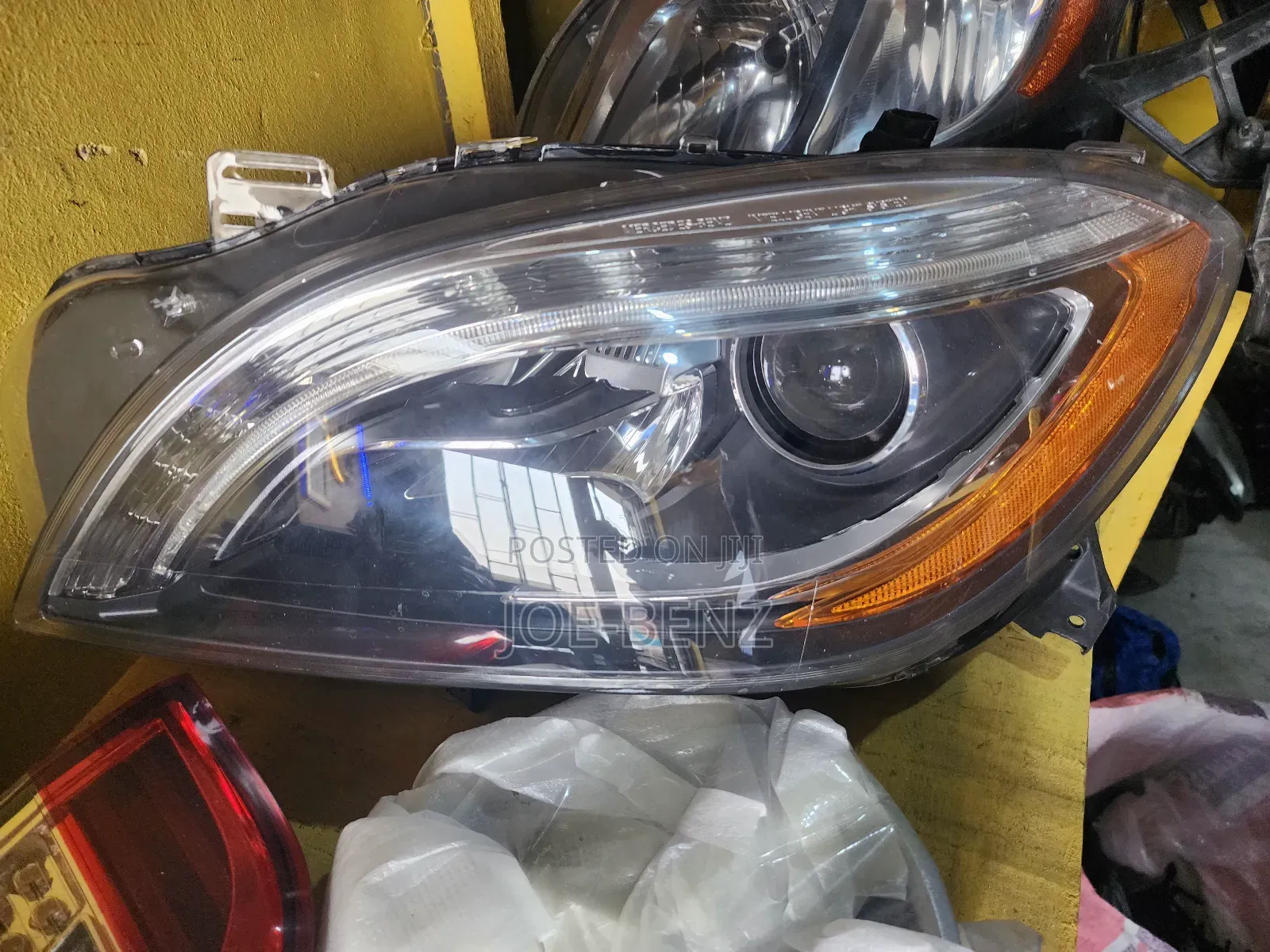 ML350 2014 Driver Side Headlight