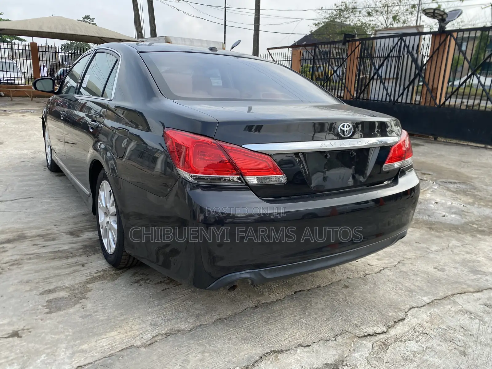 Toyota Avalon Base Seban FWD (3.5L 6cyl 6A) 2011 Brown