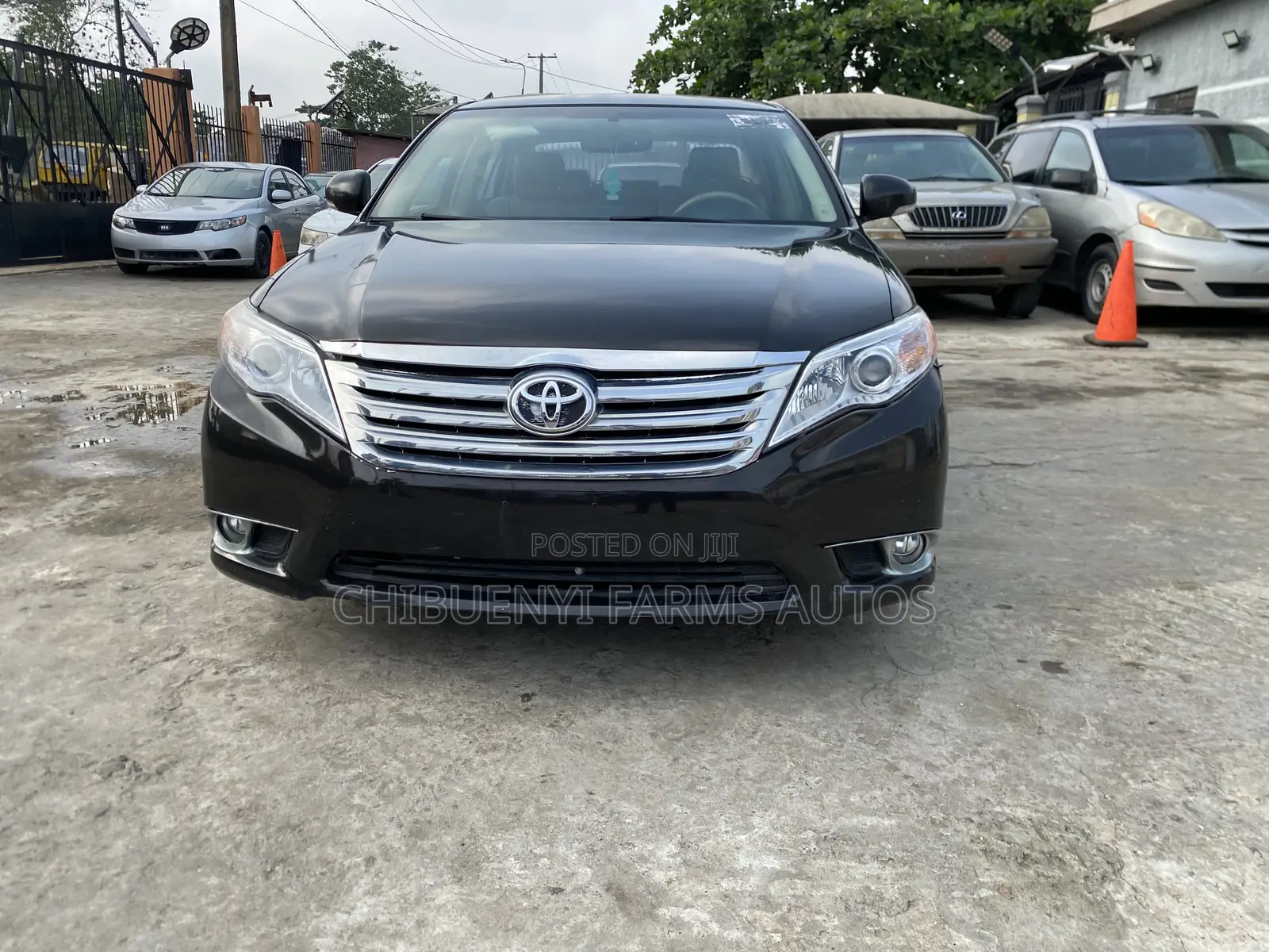 Toyota Avalon Base Seban FWD (3.5L 6cyl 6A) 2011 Brown