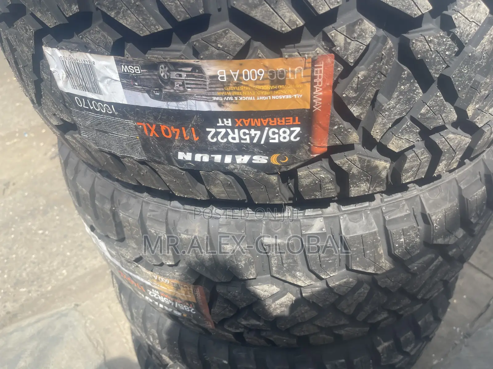 285/45/22 Off-Road Tire Original