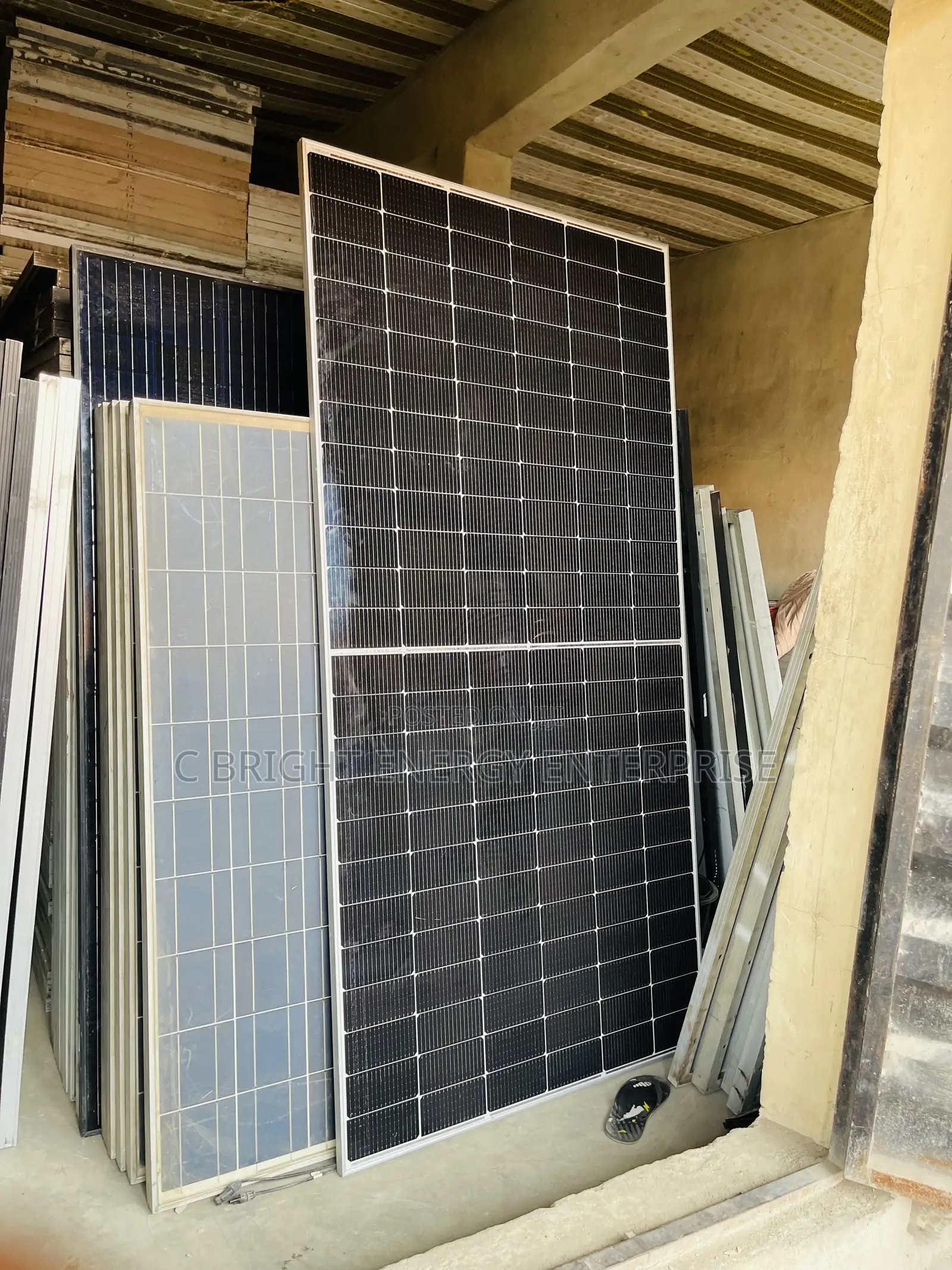 650watts Jinko Solar Panels With 25 Years Guarantee